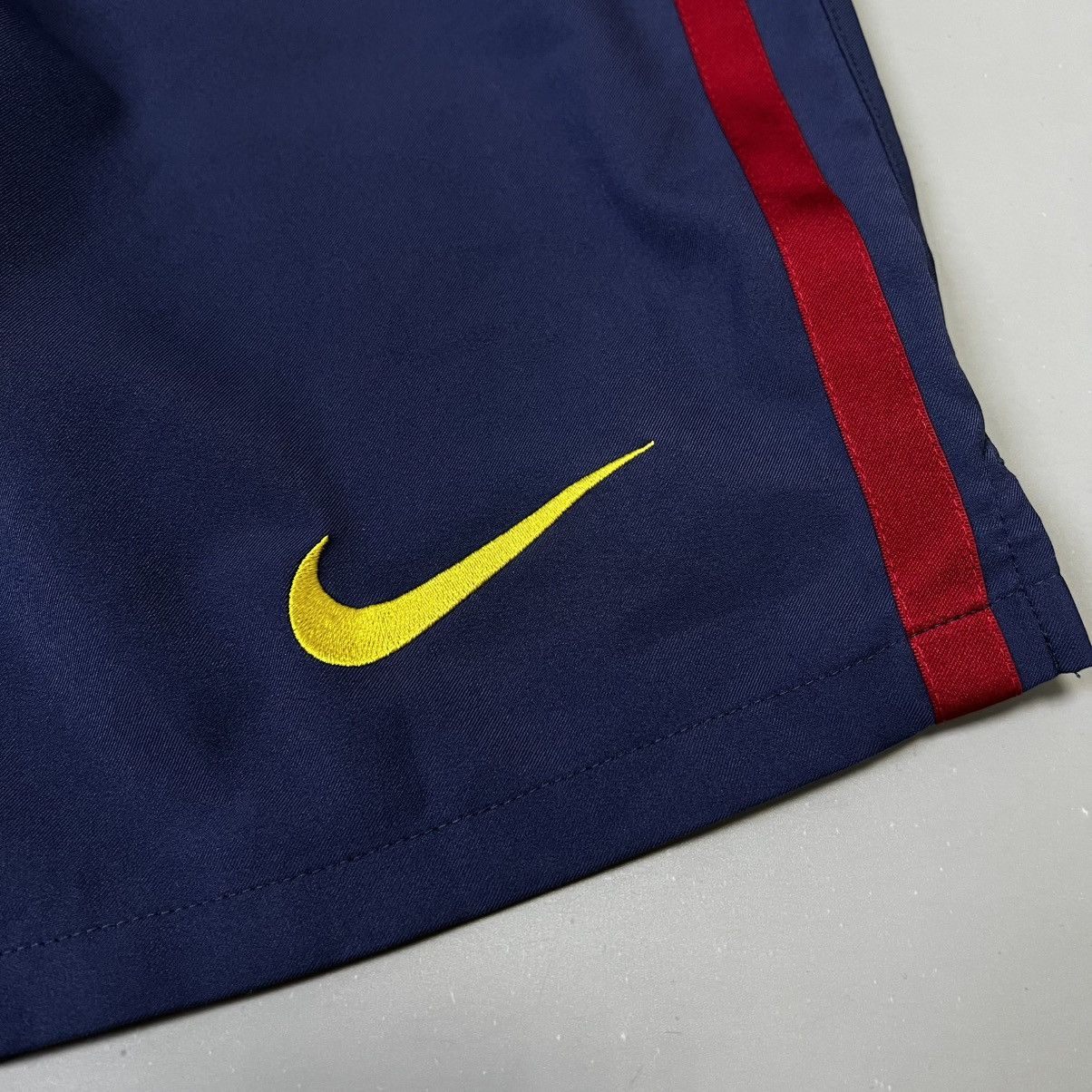 Nike × Vintage Vintage F.C Barcelona Nike Shorts Soccer Barca y2k size XL Size US 34 / EU 50 - 2 Thumbnail