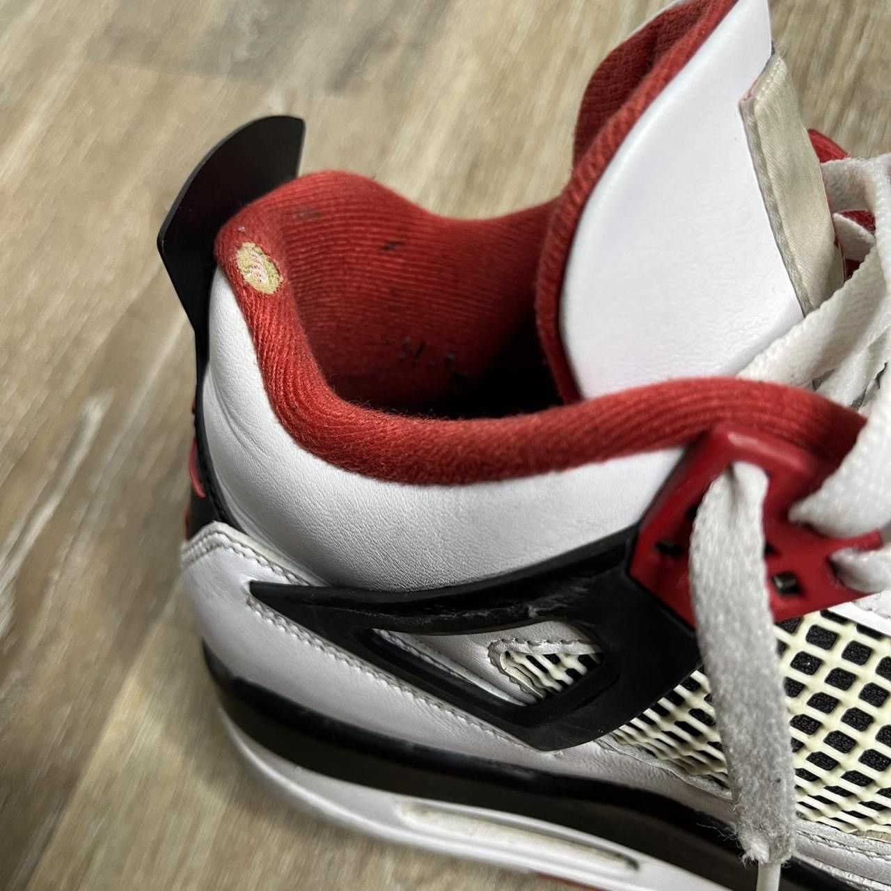 Jordan Brand 2020 fire red 4s Size US 10.5 / EU 43-44 - 7 Thumbnail