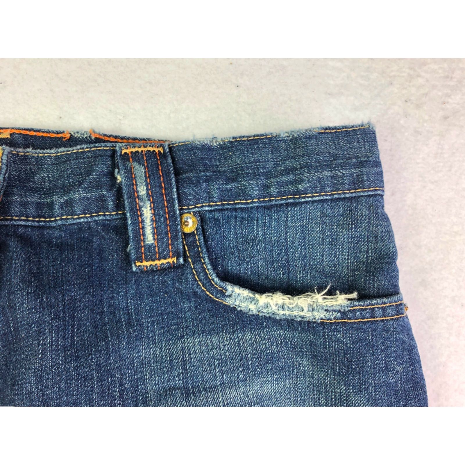 J.Crew VINTAGE J.CREW Distressed Blue Jean Skirt Womens Size 28 Midi Denim Cotton Regular Zip Front 28" Waist Measurements Womenennial Size 28" / US 6 / IT 42 - 3 Thumbnail