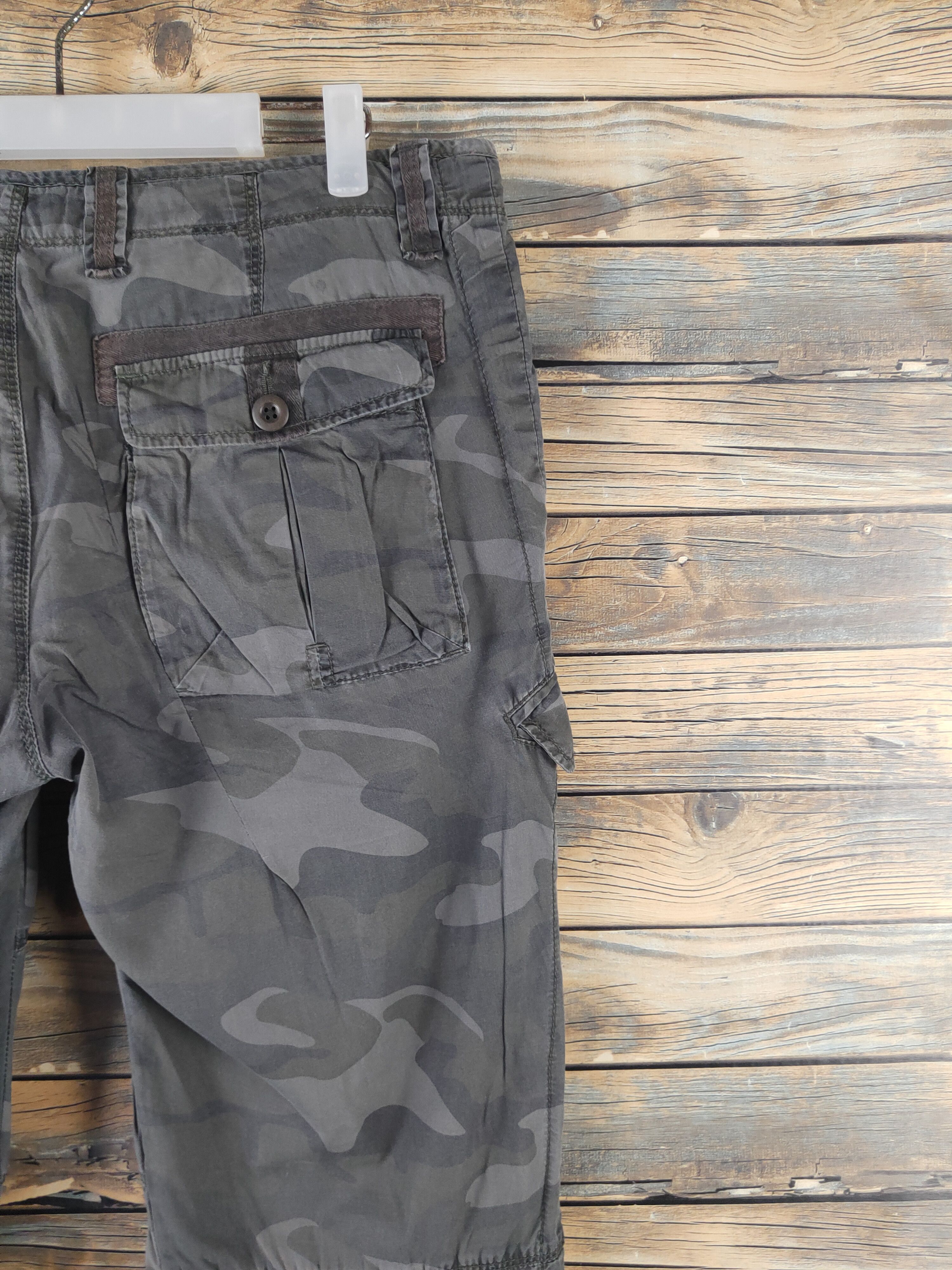 Japanese Brand DL Uniqlo Camouflage Multipocket Cargo Pants #2675 Size US 35 - 10 Thumbnail