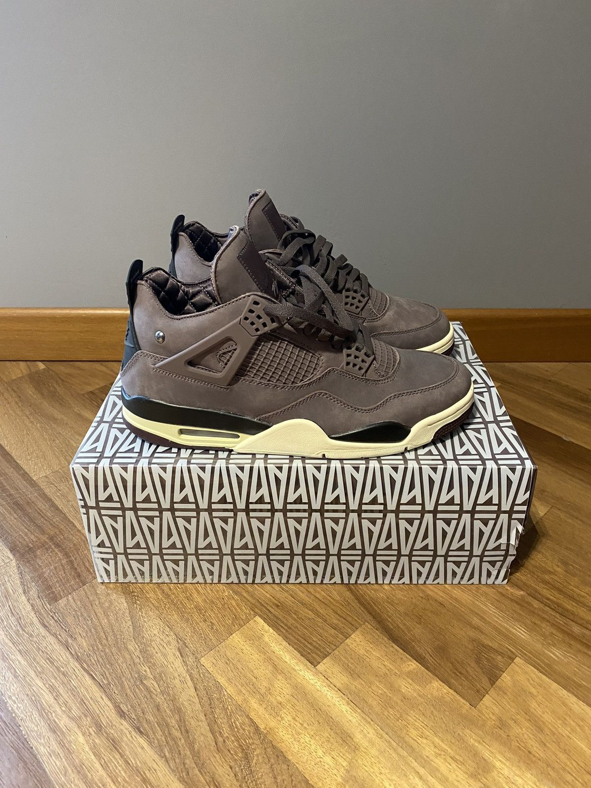 A Ma Maniere × Jordan Brand × Nike Jordan 4 “A Ma Maniere” Size US 10 / EU 43 - 5 Thumbnail