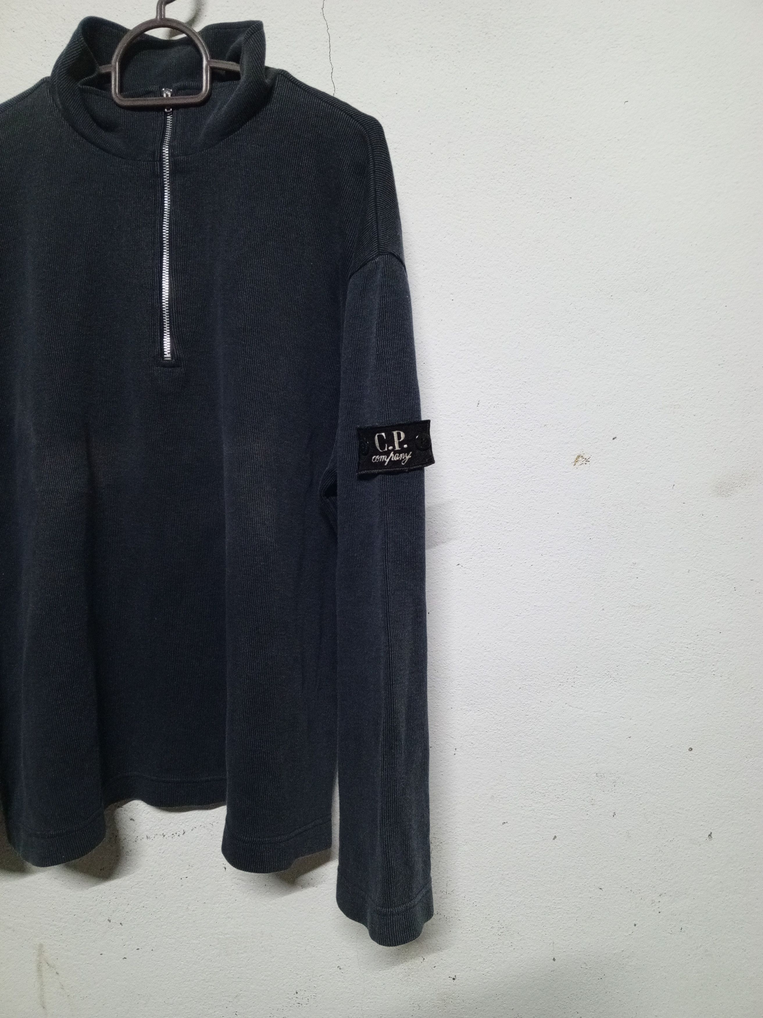 C.P. Company 🔥C.P company HALFZIP 🔥 Size US L / EU 52-54 / 3 - 5 Thumbnail