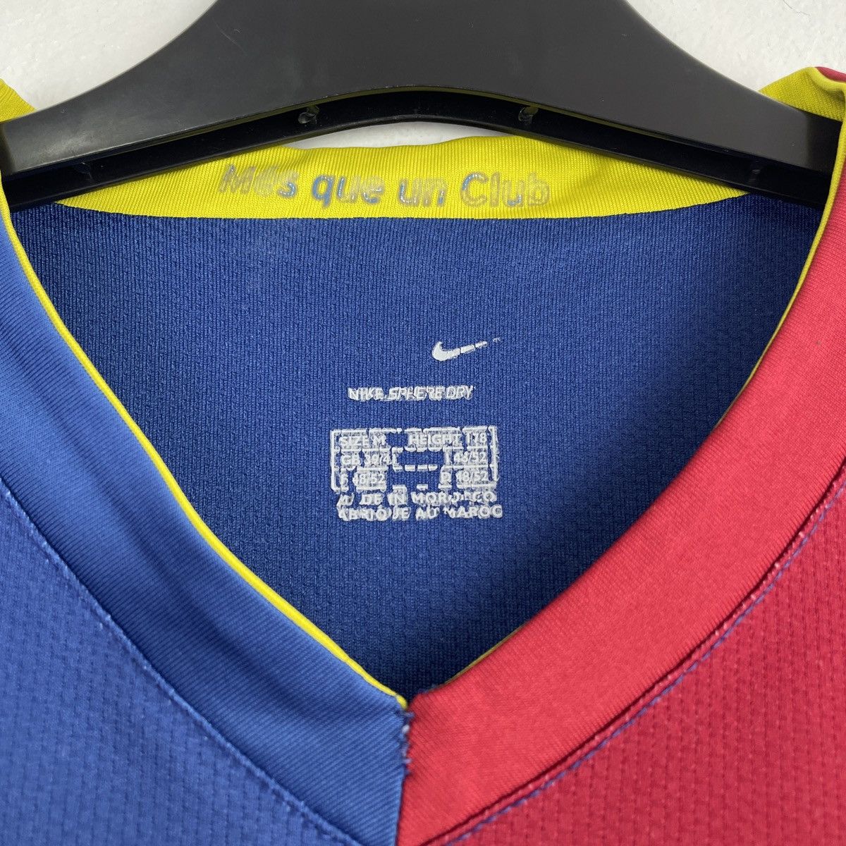 Nike Vintage Barcelona Home Jersey Nike Men’s Shirt 2006/2007 Size US M / EU 48-50 / 2 - 3 Thumbnail