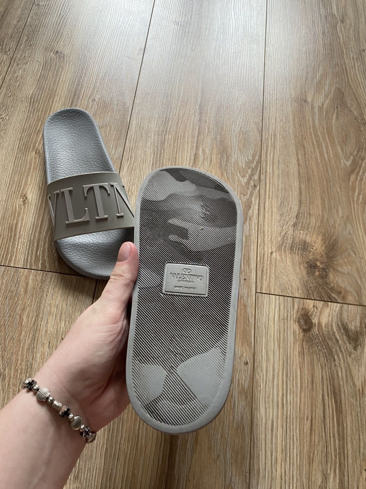 Valentino Valentino VLTN flip flops Size US 7 / IT 37 - 9 Thumbnail