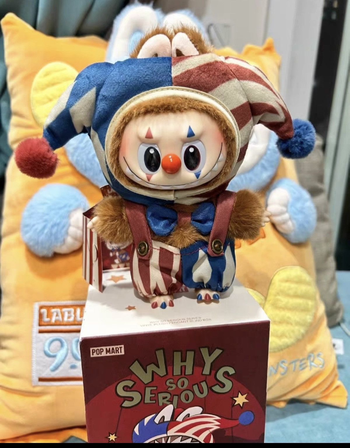 POP MART Pop Mart Halloween Series Juggling Clown Labubu Size ONE SIZE - 2 Thumbnail