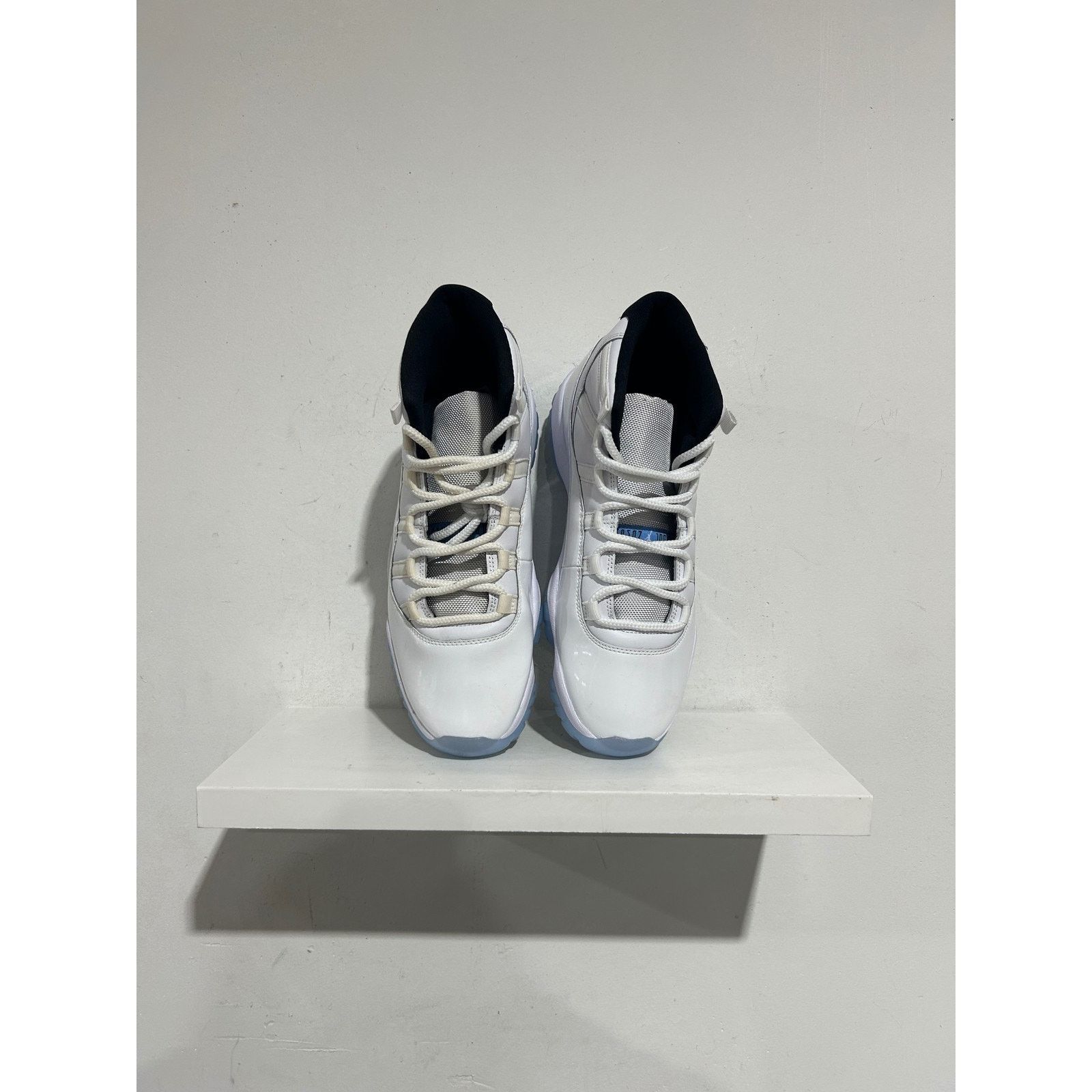 Nike JORDAN 11 RETRO LEGEND BLUE SIZE 10 PREOWNED Size US 10 / EU 43 - 3 Thumbnail