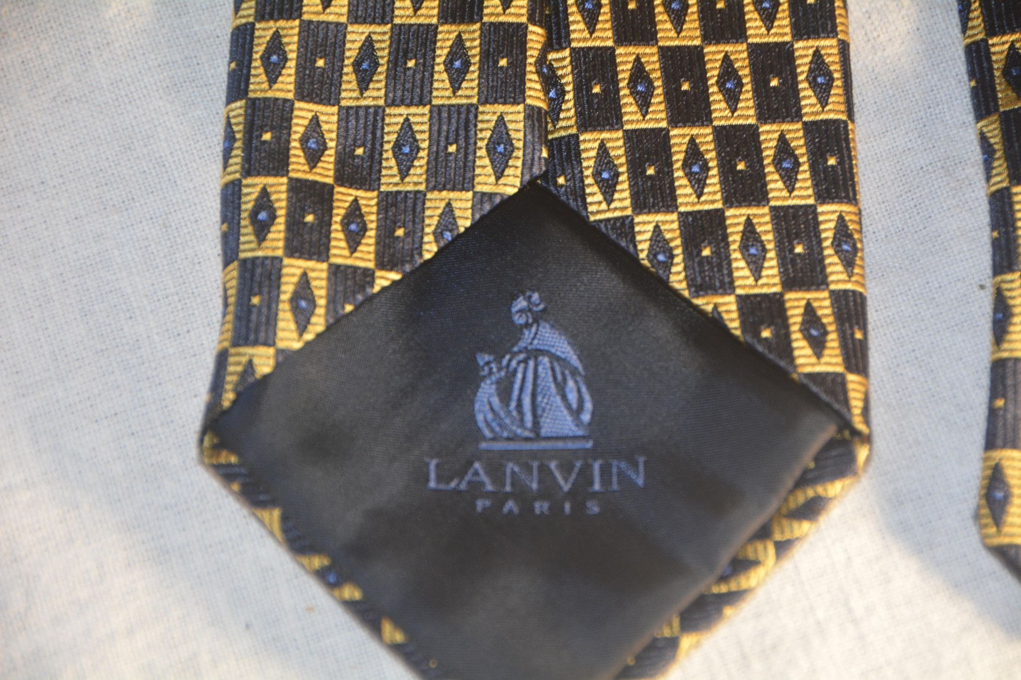 Lanvin Vintage Lanvin Paris Silk Necktie Gold And Navy Geometric Pattern Size ONE SIZE - 2 Thumbnail