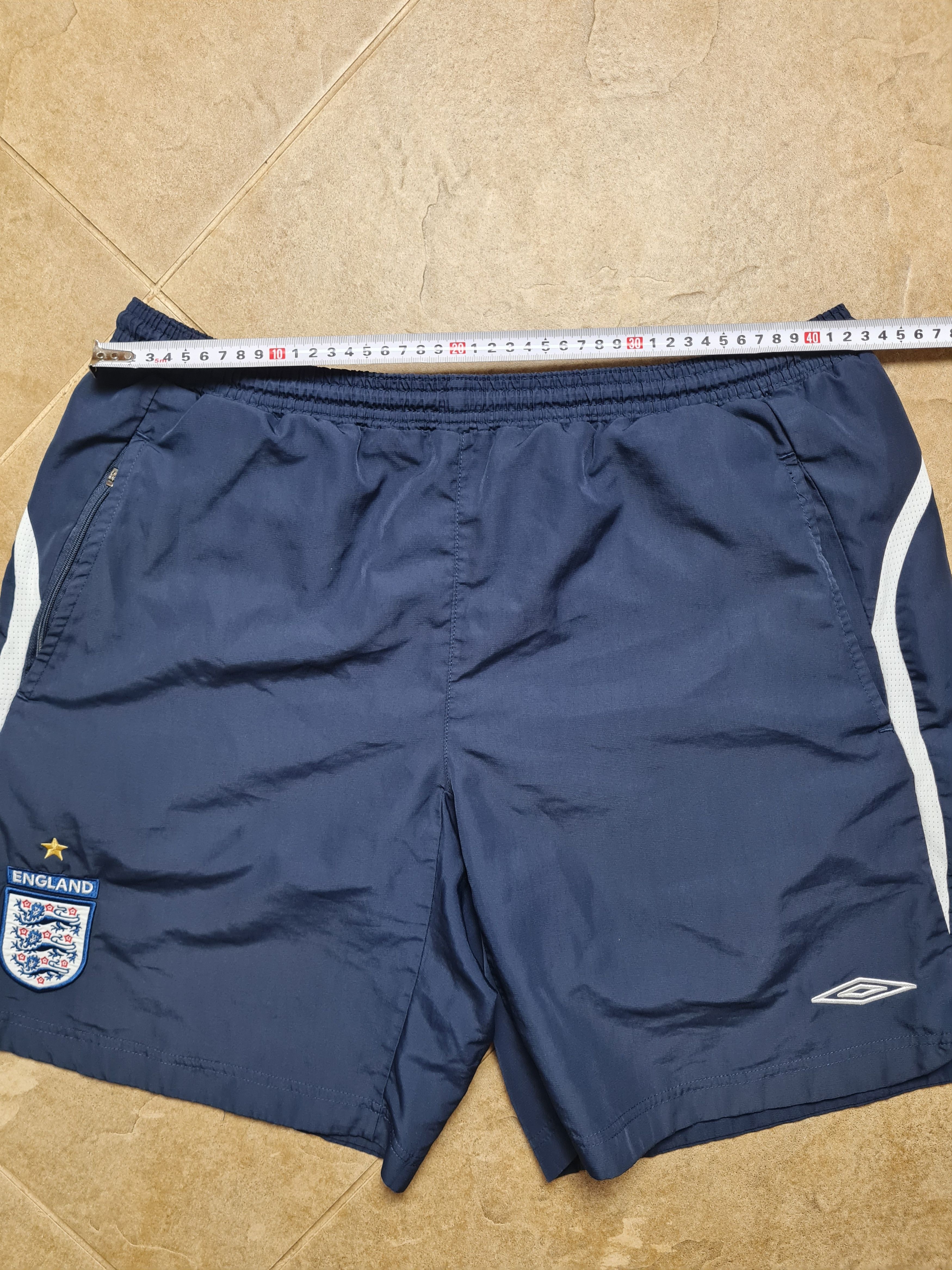 Umbro Vintage Soccer England Umbro Football shorts mens navy/blue Size US 33 - 4 Thumbnail