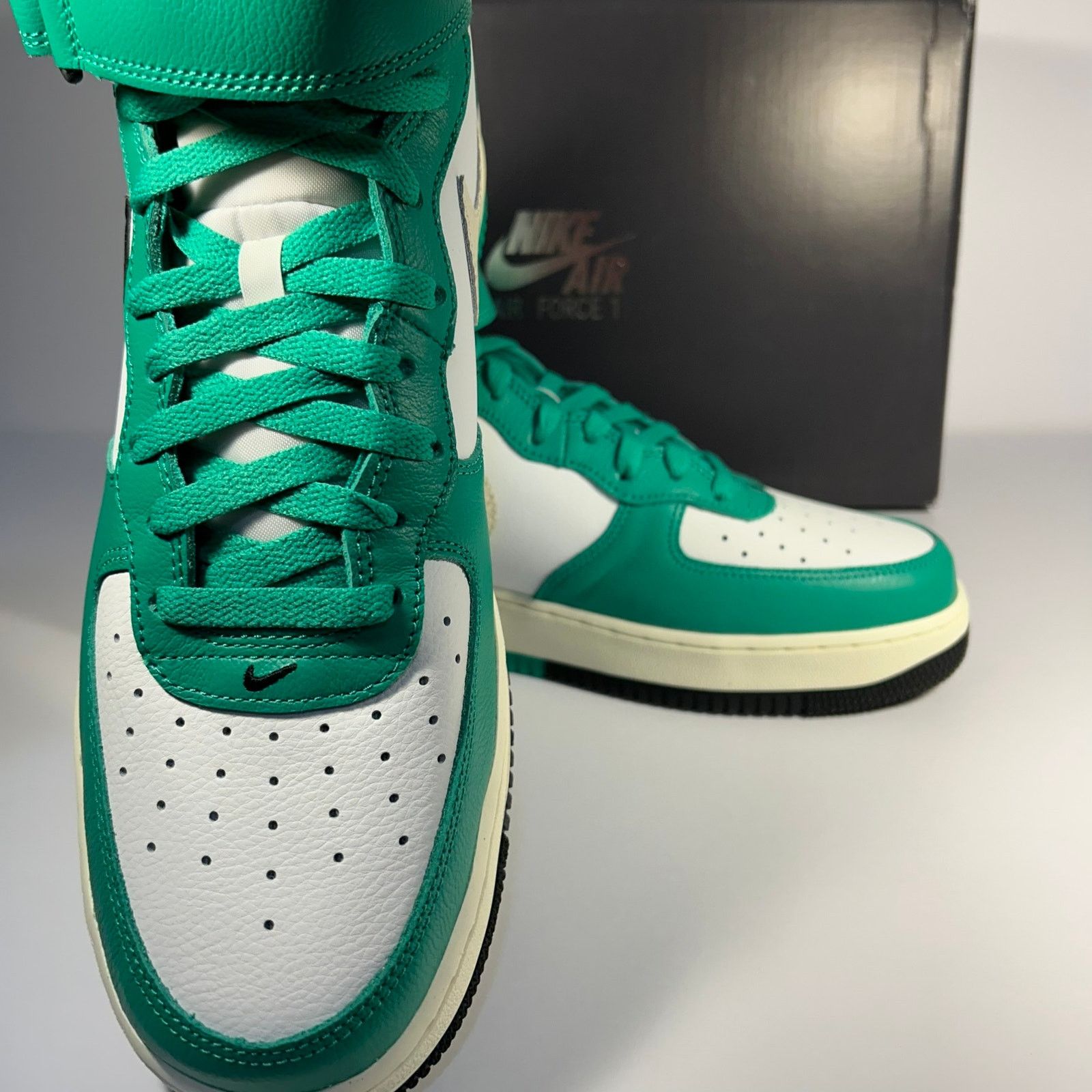 Nike Nike Air Force 1 Mid '07 LV8 White/Black/Stadium Green Sz 12 Size US 12 / EU 45 - 5 Thumbnail