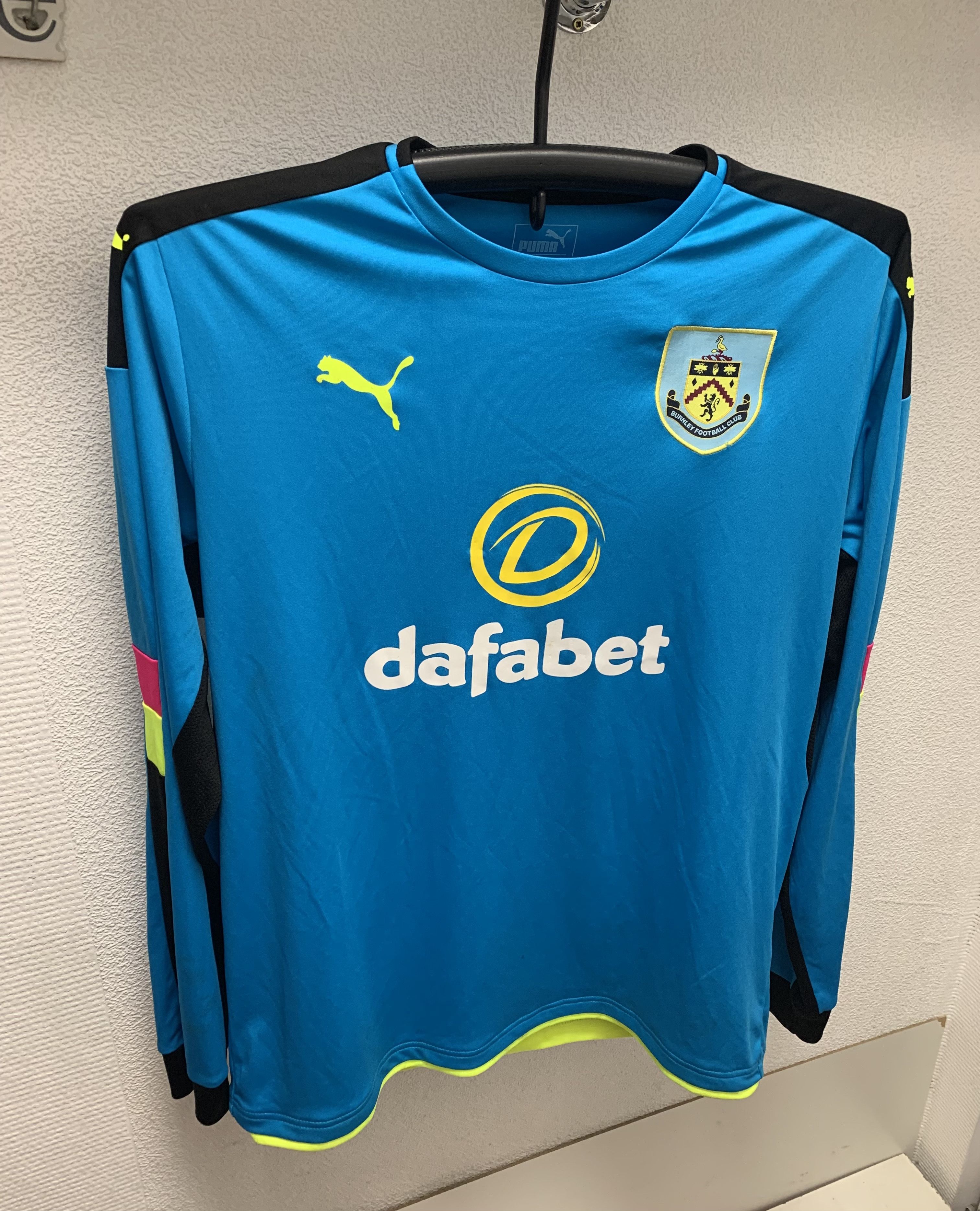 Puma Burnley puma soccer jersey longsleeve L football club Size US L / EU 52-54 / 3 - 1 Thumbnail