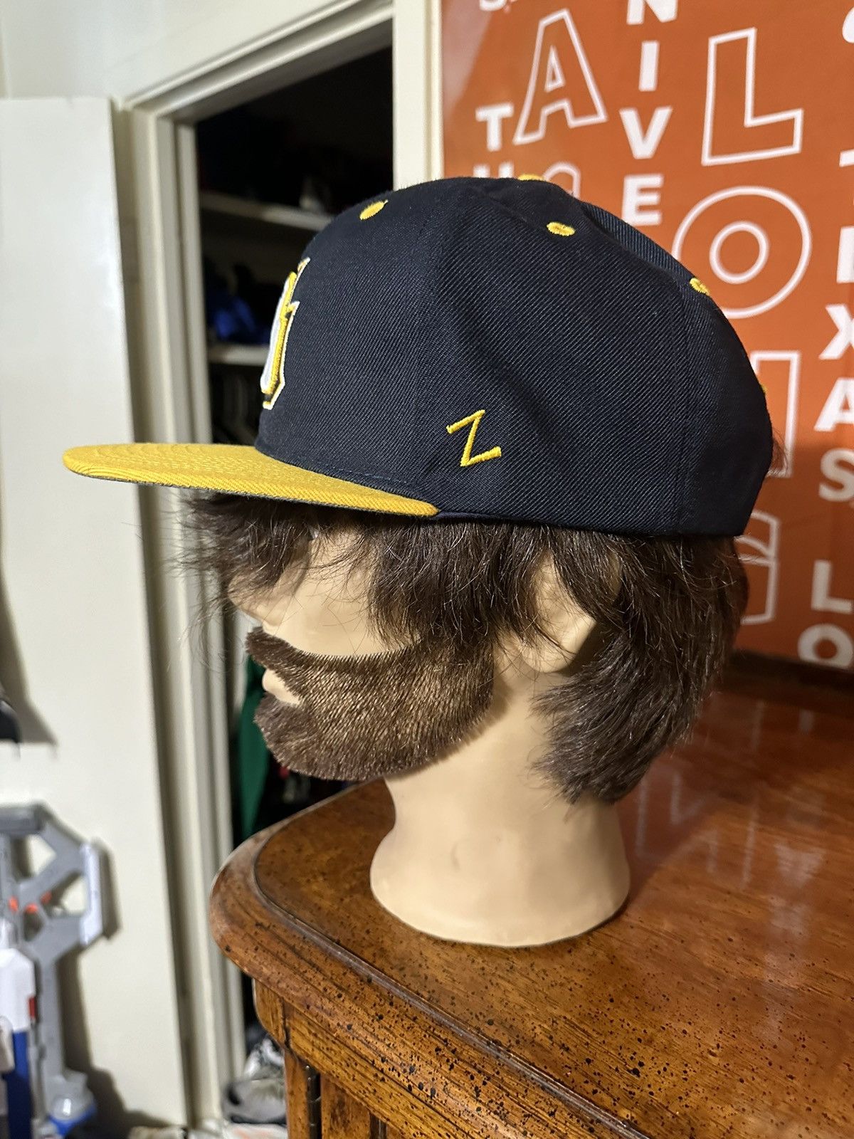 NCAA × Vintage Vintage NCAA Marquette University “yellow & blue” hat 00s Size ONE SIZE - 5 Thumbnail