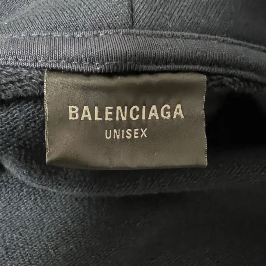 Balenciaga BALENCIAGA 23AW PARIS MOON UPSIDE DOWN DISTRESSED HOODIE Size US M / EU 48-50 / 2 - 7 Thumbnail