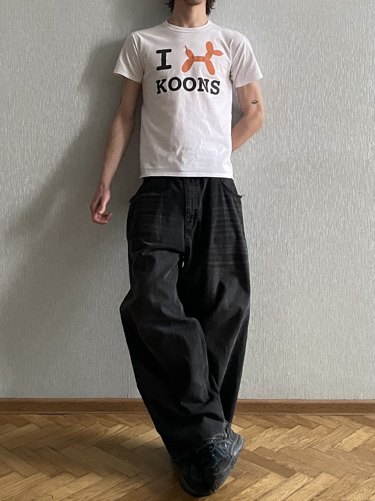 Gildan 2013 Christie’s: Selling of The Balloon Dog: Jeff Koons Tee Size US M / EU 48-50 / 2 - 16 Thumbnail
