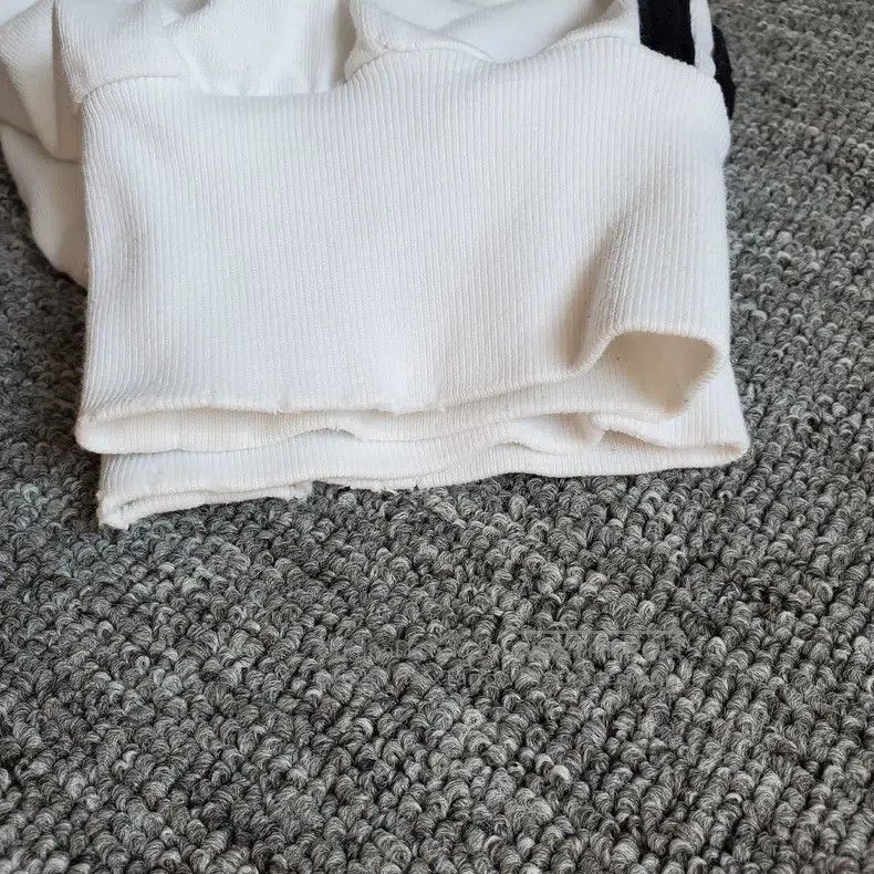 Balenciaga Balenciaga Striped Logo Long Sleeve T - White Size US S / EU 44-46 / 1 - 7 Thumbnail