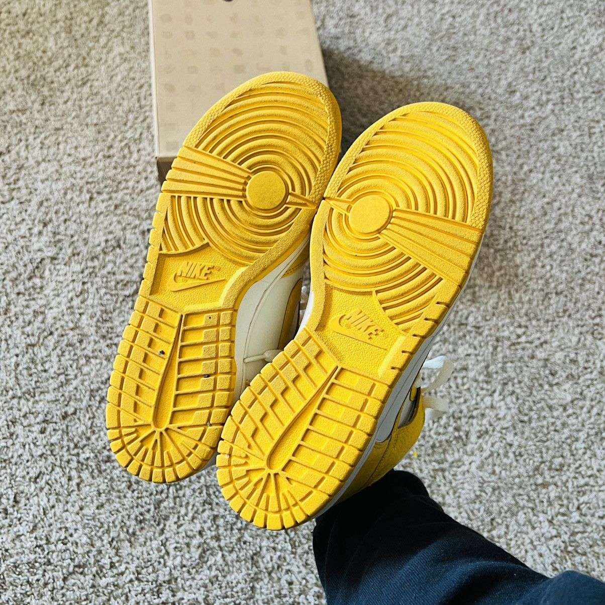 Nike 2011 2012 Nike Dunk High Varsity Maize Yellow Size US 8 / EU 41 - 4 Thumbnail
