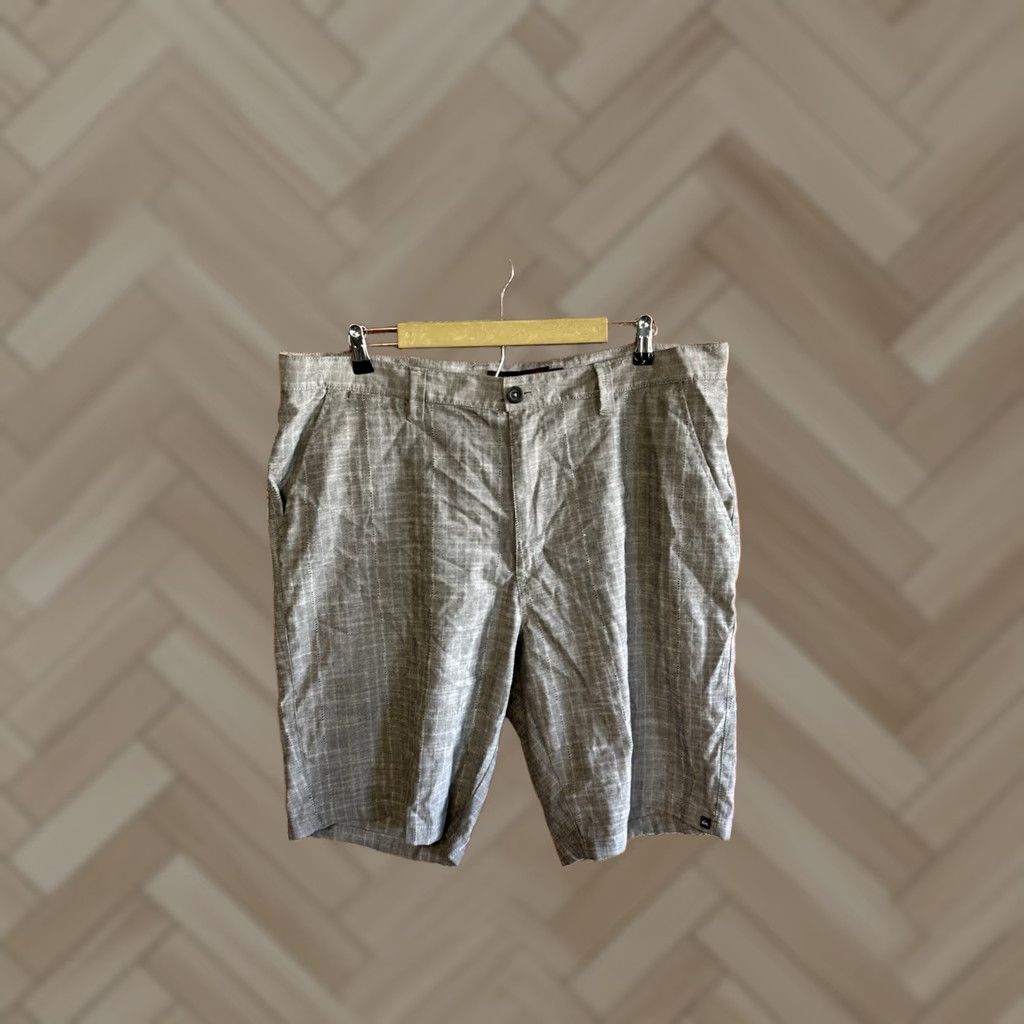 Quiksilver Quiksilver Mens Gray Chino Plaid Shorts 40 Regular Active Y2K Men’s Shorts Plaid Gray 40 Mens Size US 40 / EU 56 - 1 Thumbnail