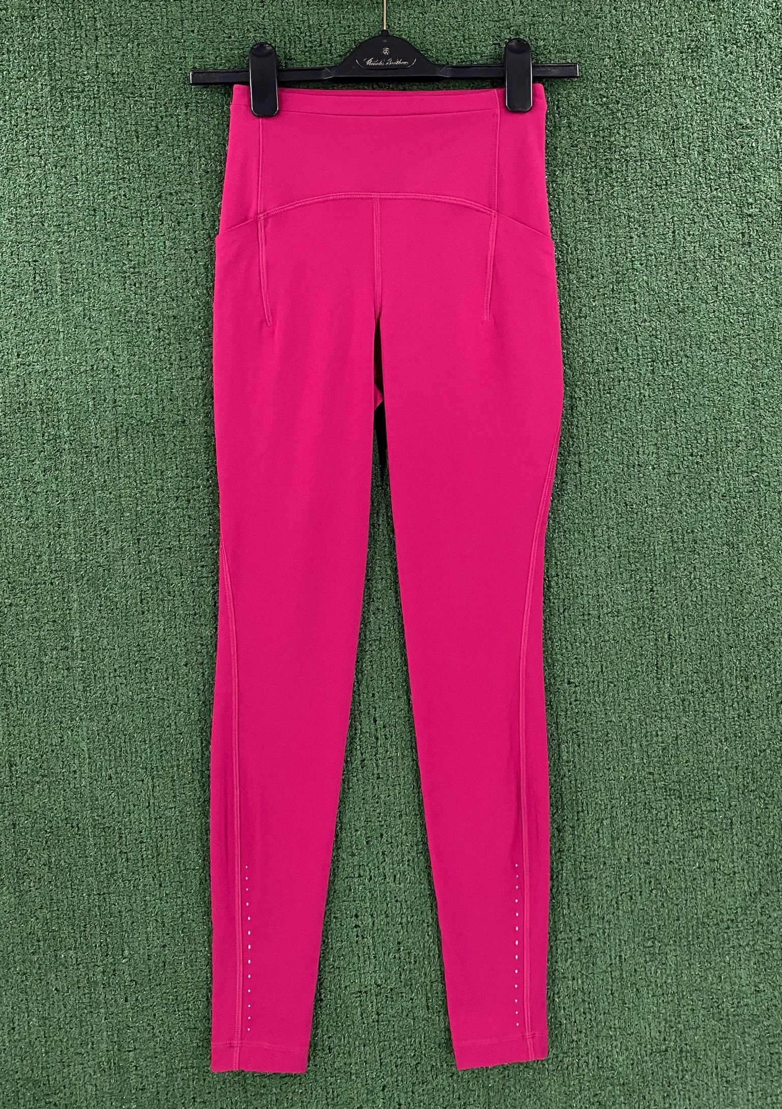Lululemon Lululemon Swift Speed Leggings Wild Berry Pink Size 2 Size 26" / US 2 / IT 38 - 1 Thumbnail