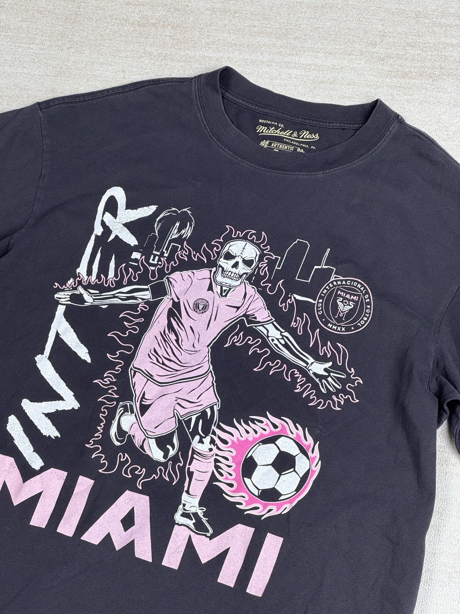 Mitchell & Ness Miami soccer tee Size US M / EU 48-50 / 2 - 2 Thumbnail