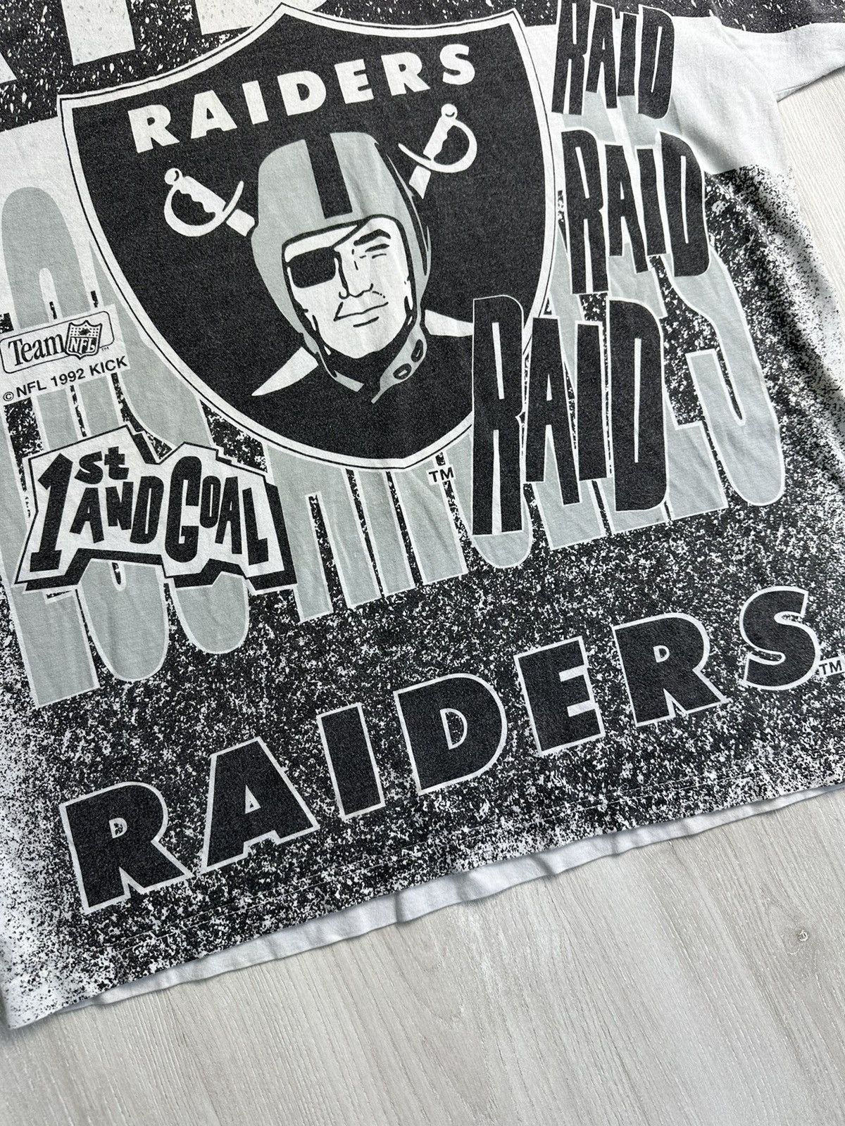 NFL 1992 Vintage 80s 90s Oakland Raiders Tshirt NFL Football tee Size US M / EU 48-50 / 2 - 5 Thumbnail