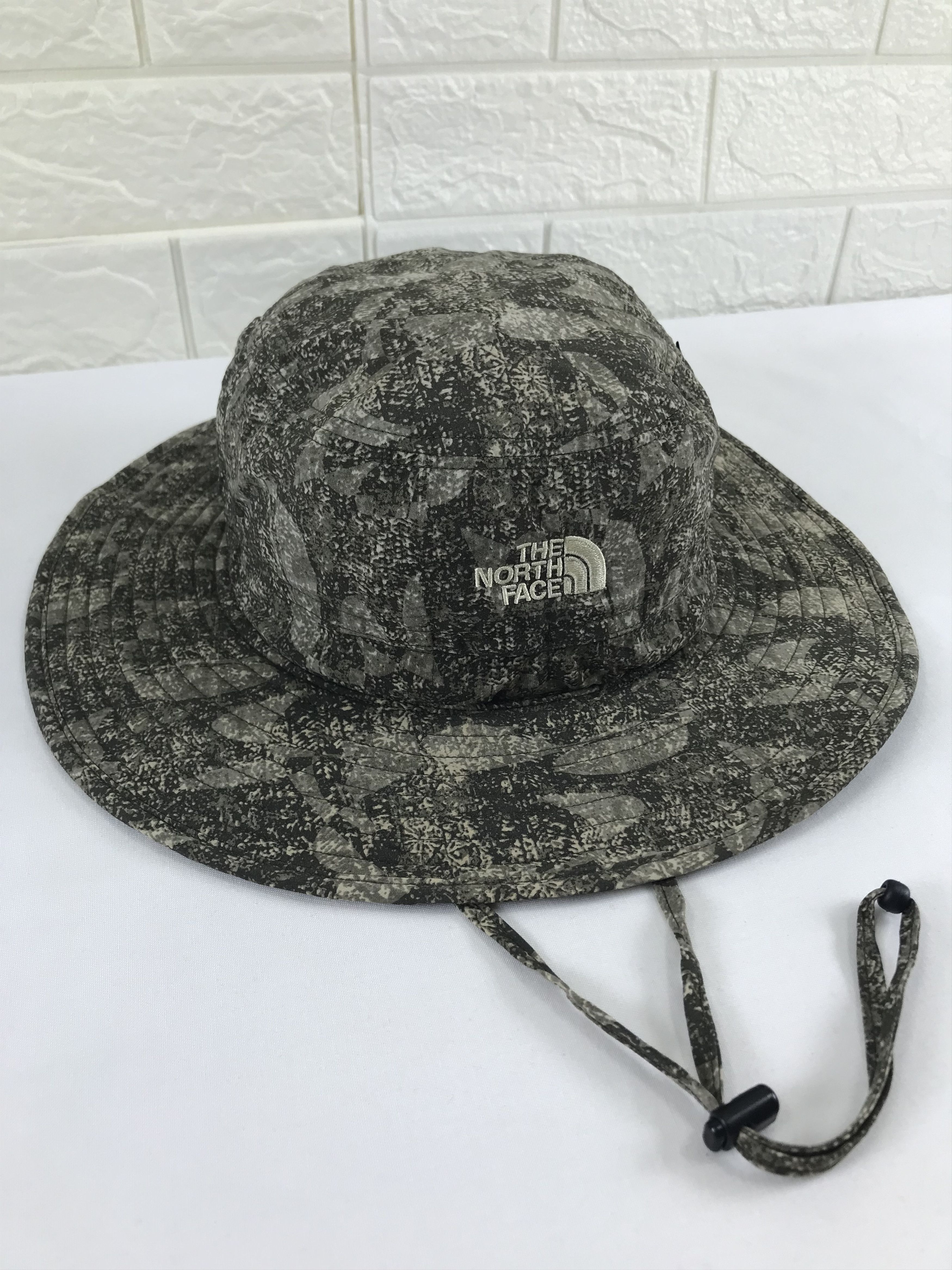 The North Face Vintage The North Face Class V Brimmer Camo Bucket Hat Size ONE SIZE - 2 Thumbnail