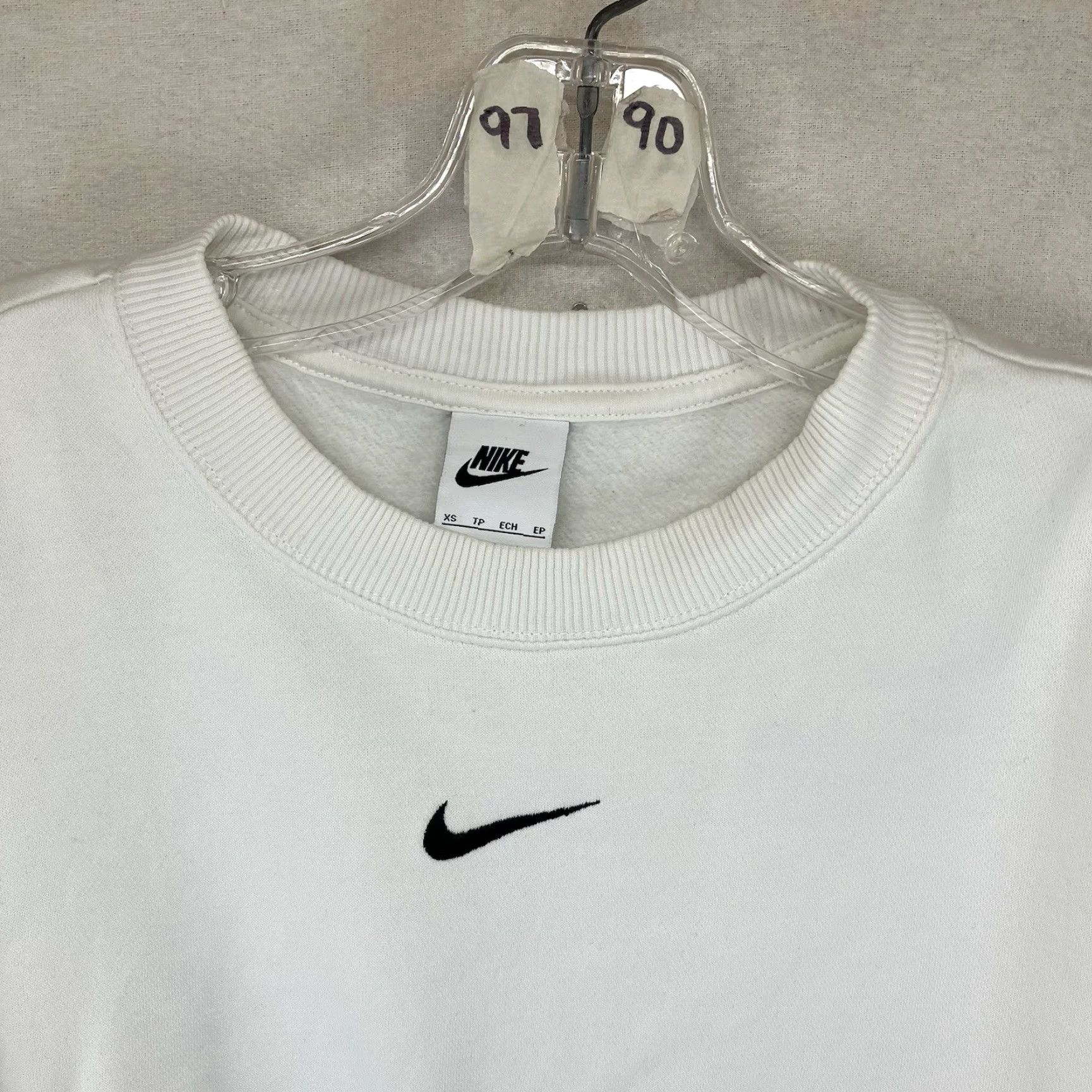 Nike VINTAGE Nike Sweatshirt XS White Embroidered Center Swoosh Logo 90s Y2K Retro Men Long Sleeve Crew Pullover Casual Knit All Seasons Size US XS / EU 42 / 0 - 5 Thumbnail