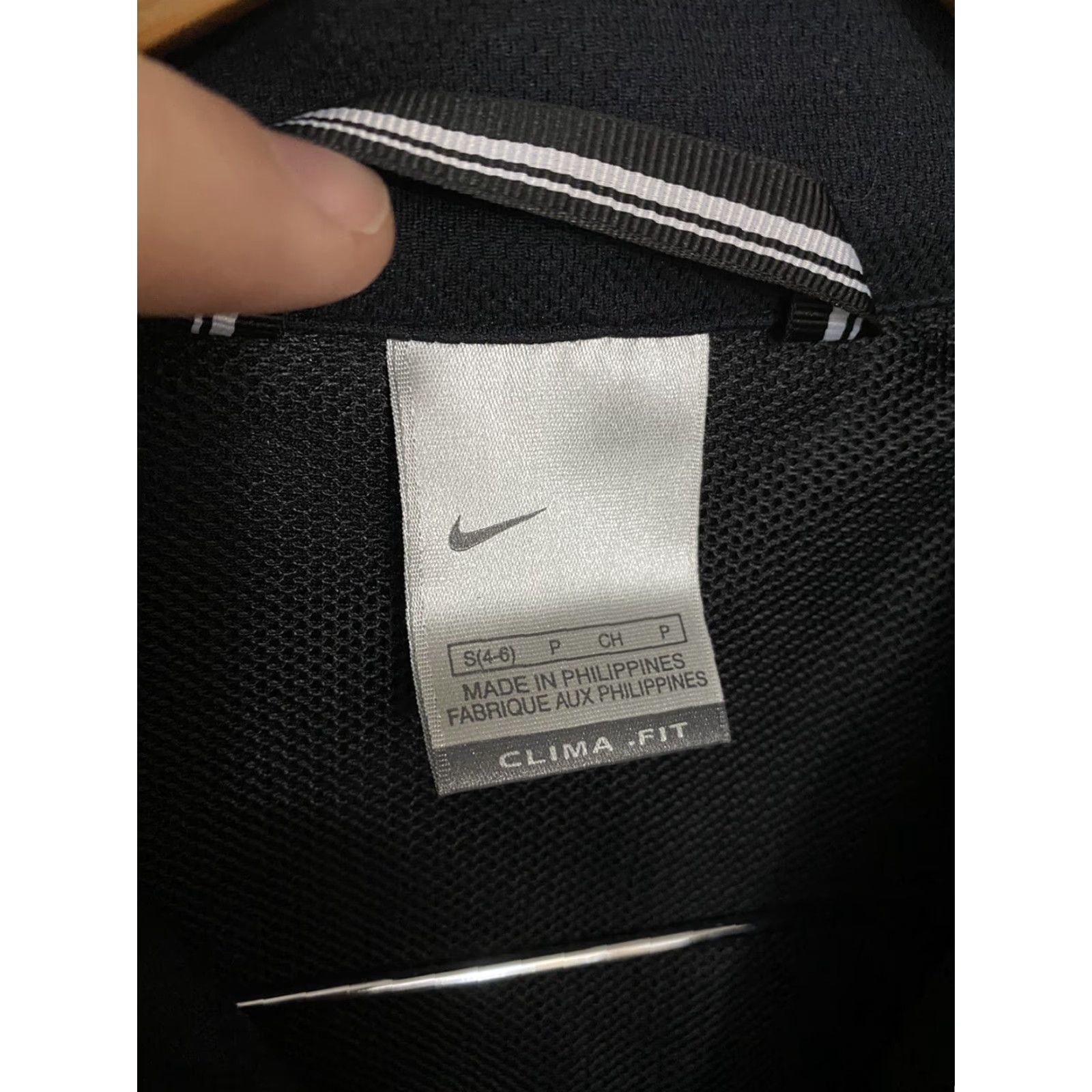 Nike Womens Small Nike Running Full Zip Jacket S Clima Fit Red Black Vented Track Jacket Compact Fit Size S / US 4 / IT 40 - 5 Thumbnail