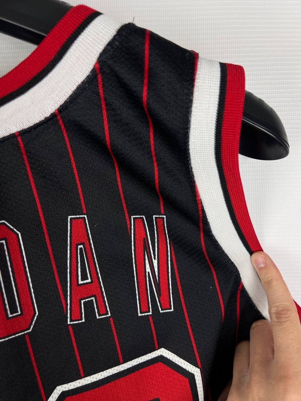 Champion Jordan Chicago Bulls Champion vintage jersey size M Size US M / EU 48-50 / 2 - 10 Thumbnail