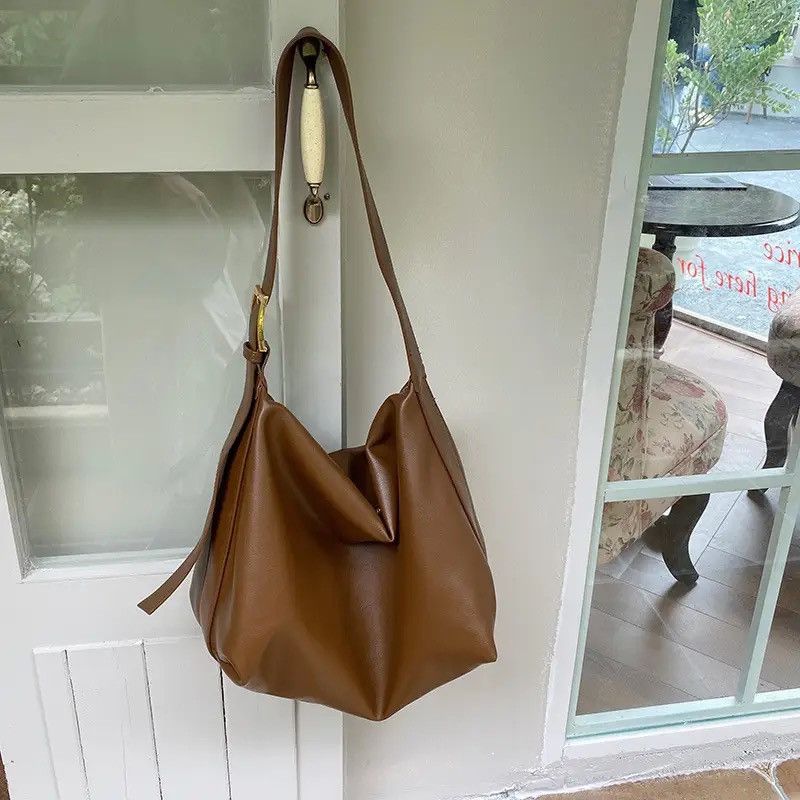Japanese Brand × Vintage Capacity messenger crossbody unisex PU Leather Shoulder Bag Size ONE SIZE - 9 Thumbnail