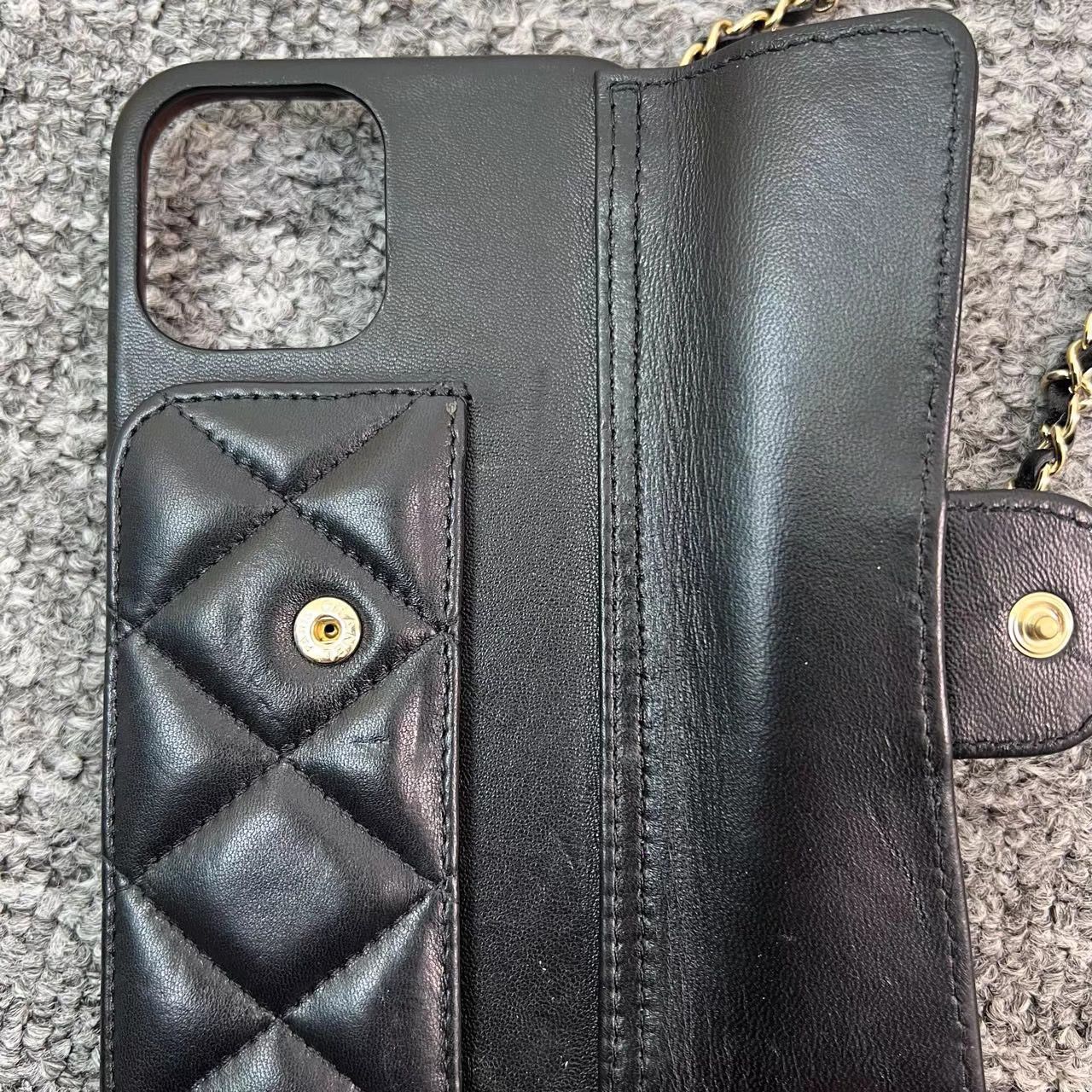 Chanel Chanel Black Lambskin Gold Ball Chain Phone Case K12 Size ONE SIZE - 5 Thumbnail