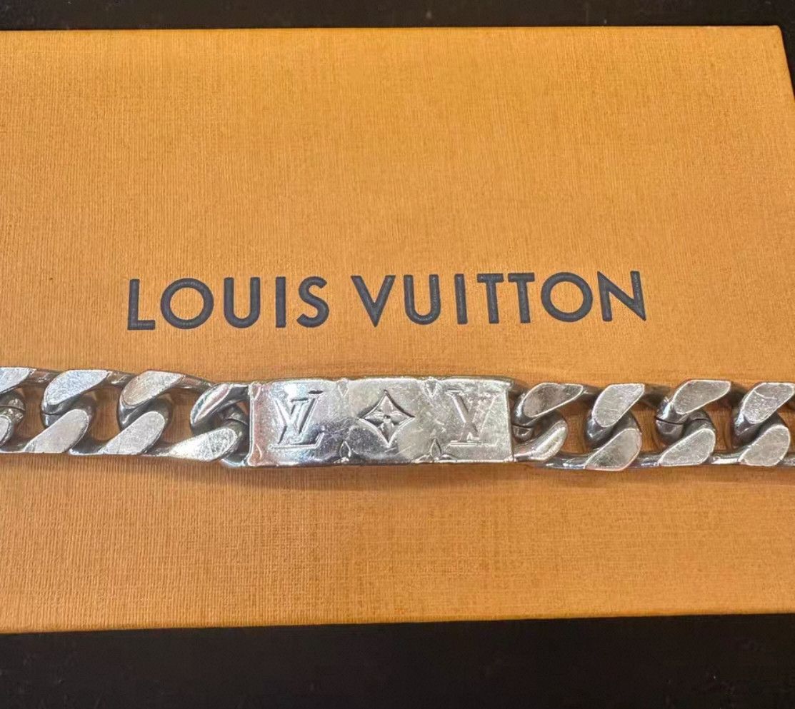 Louis Vuitton Louis Vuitton Cuban Chain Bracelet. Size ONE SIZE - 1 Thumbnail