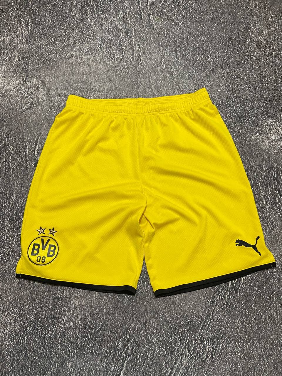Puma Puma Borussia Dortmund football shorts Size US 32 / EU 48 - 1 Thumbnail