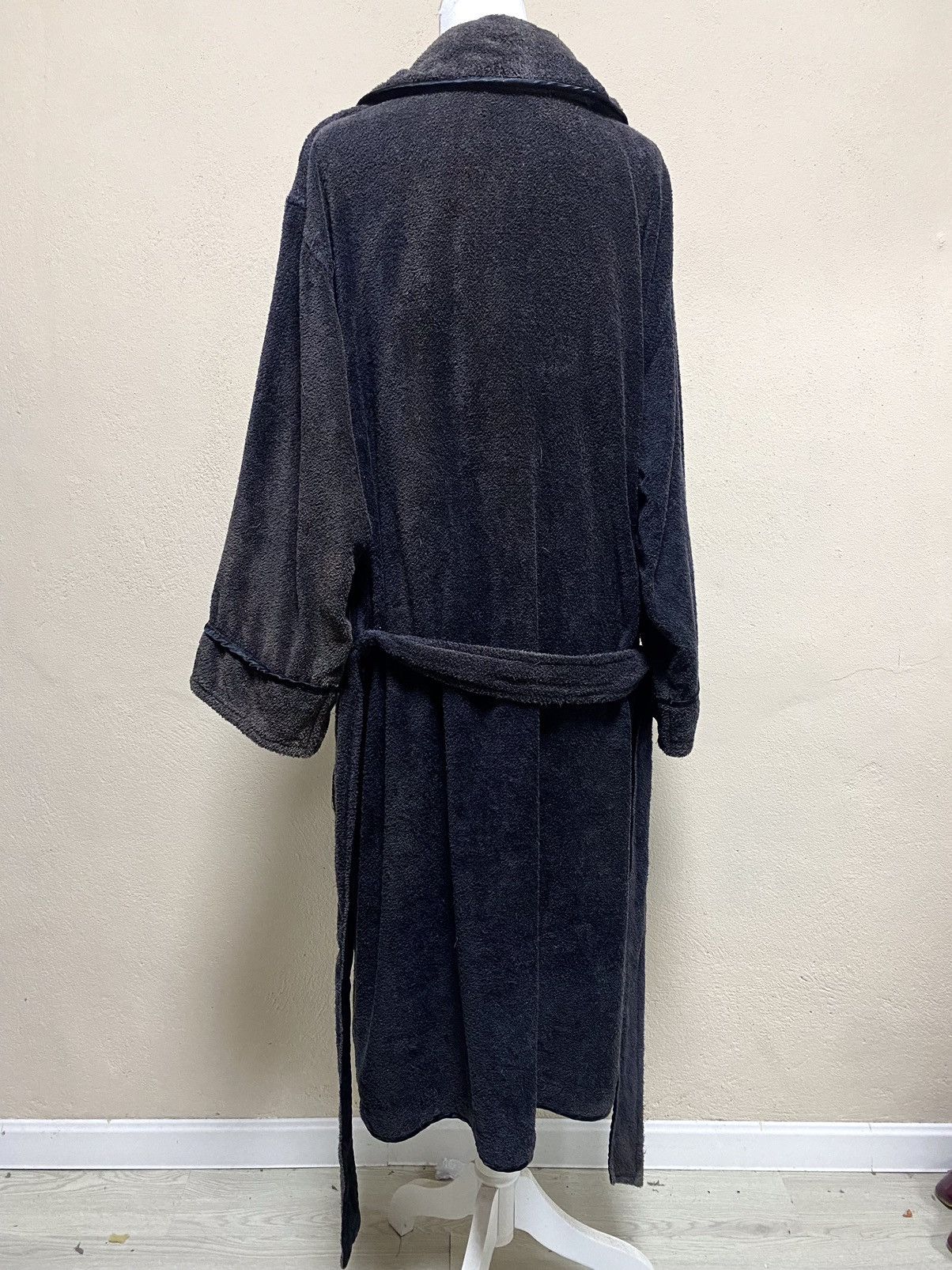 Balenciaga OS Unisex Balenciaga Towel Trench Embroided Logo One Pocket Size US M / EU 48-50 / 2 - 2 Thumbnail