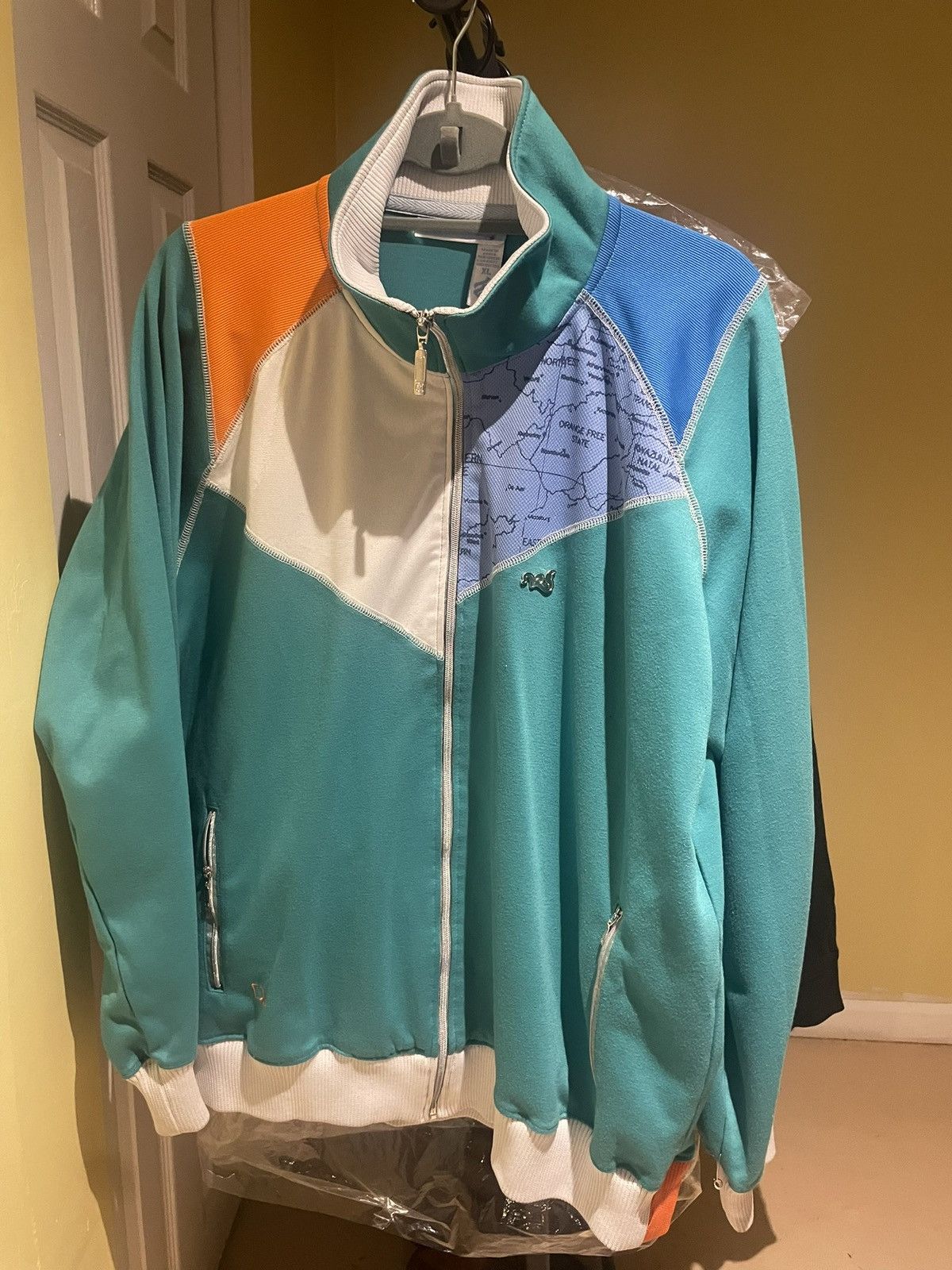 Vintage Rocawear Africa D.4 Zip-Up sweatshirt