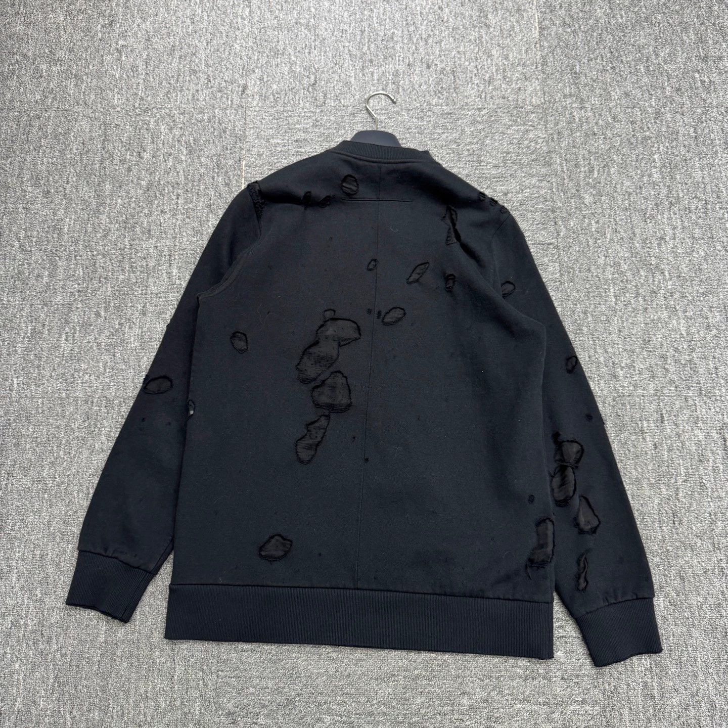 Givenchy Givenchy holey distressed sweatshirt s Size US S / EU 44-46 / 1 - 5 Thumbnail