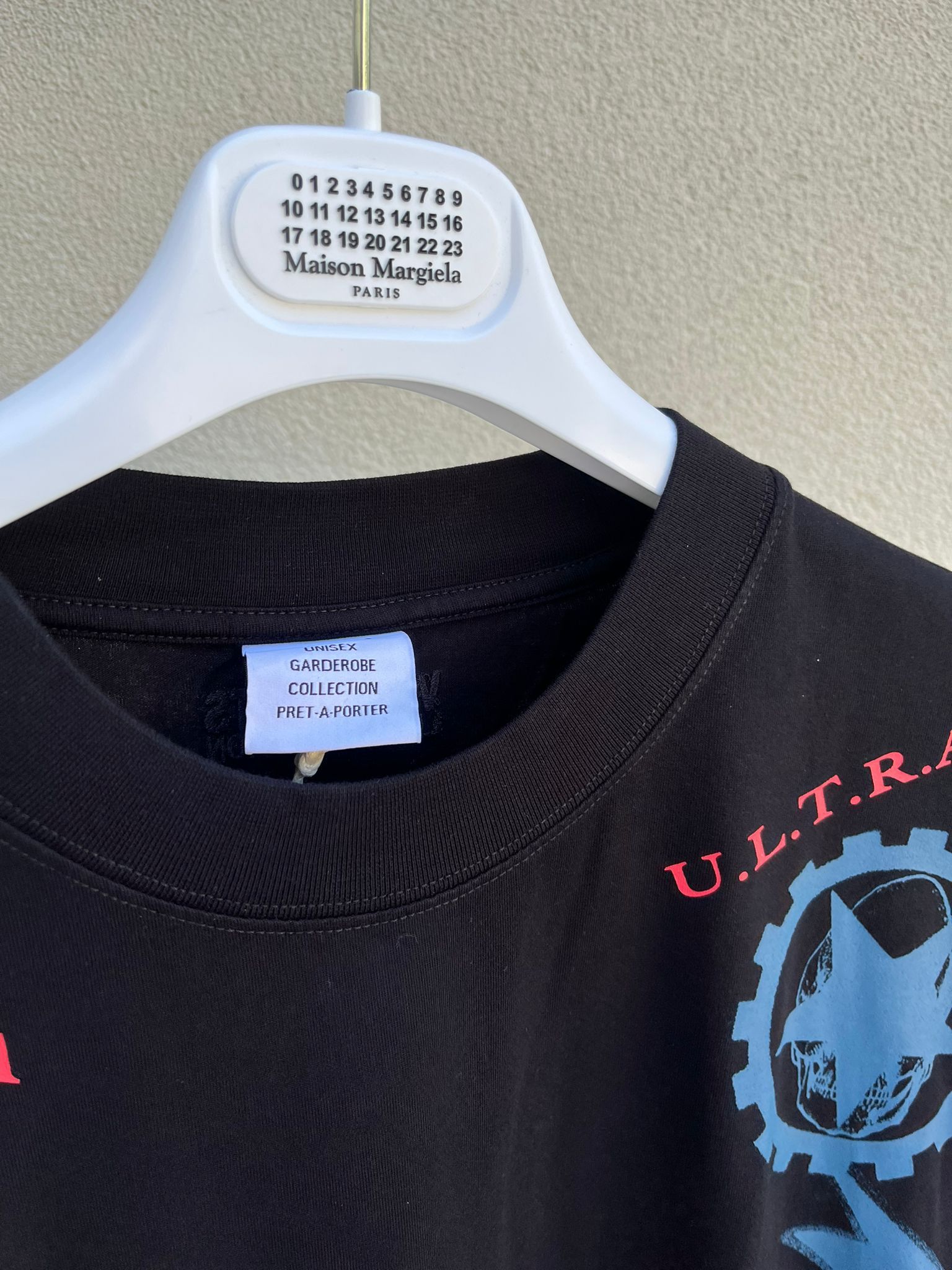 Vetements Maybe Mental T-Shirt in Black Size US XL / EU 56 / 4 - 2 Thumbnail