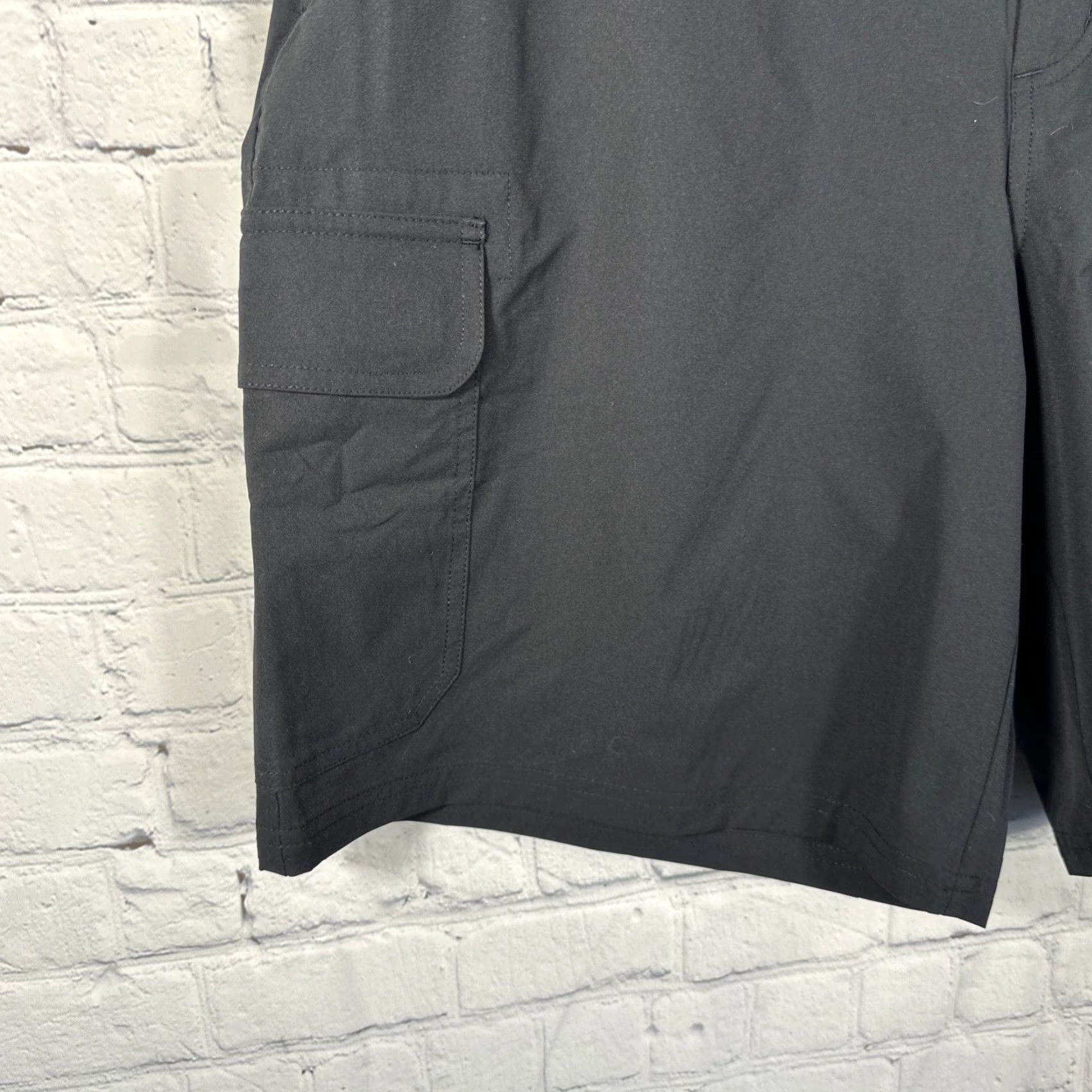 Orvis Orvis Cargo Shorts Mens 36 Black 9” Inseam 9" Cargo Pocket Lightweight Microfiber Nylon Spandex Regular Fit Vintage: No Size US 36 / EU 52 - 2 Thumbnail