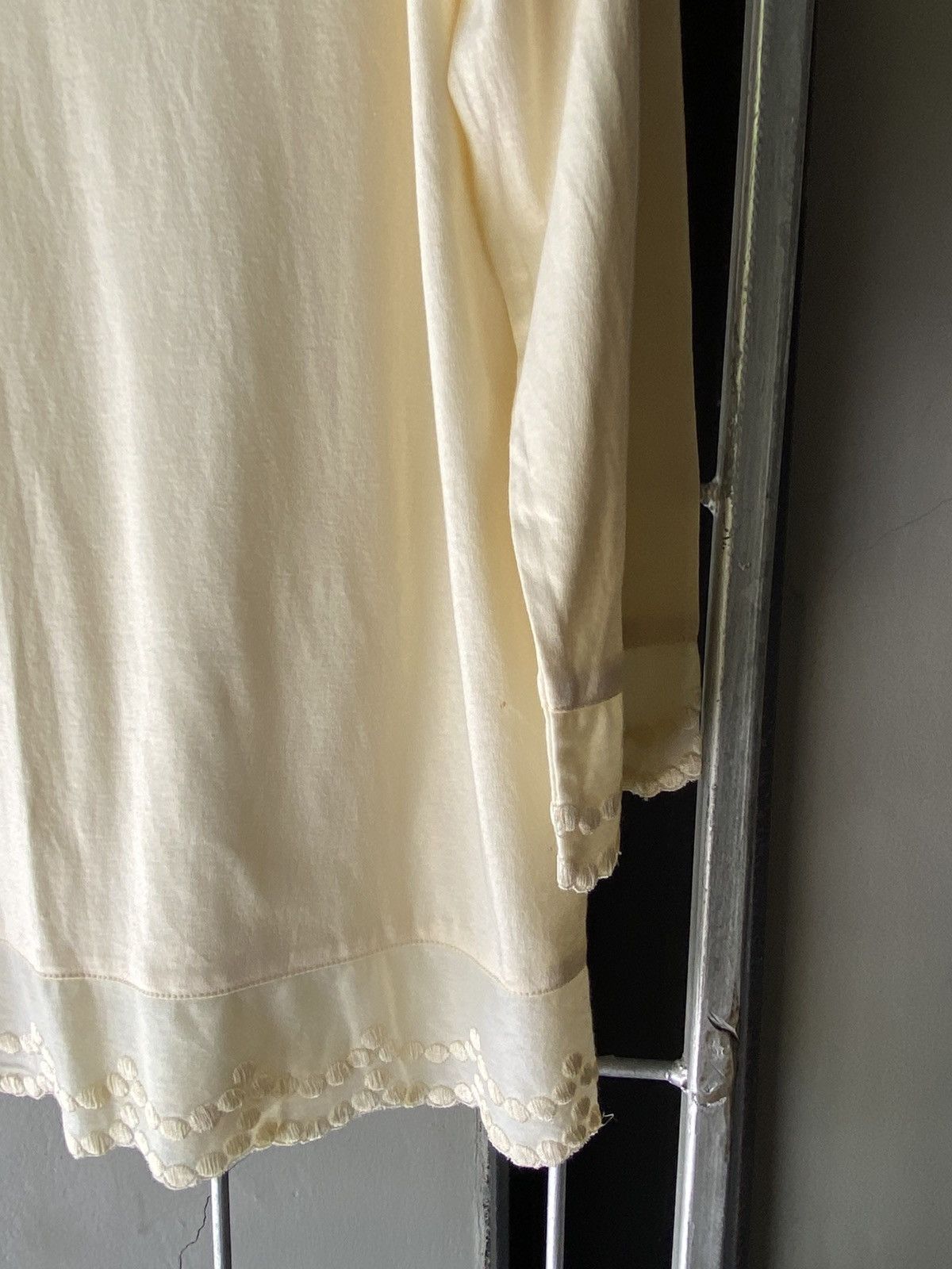Dior Christian Dior Yellow Lace-Trim V-Neck Blouse Size M / US 6-8 / IT 42-44 - 13 Thumbnail