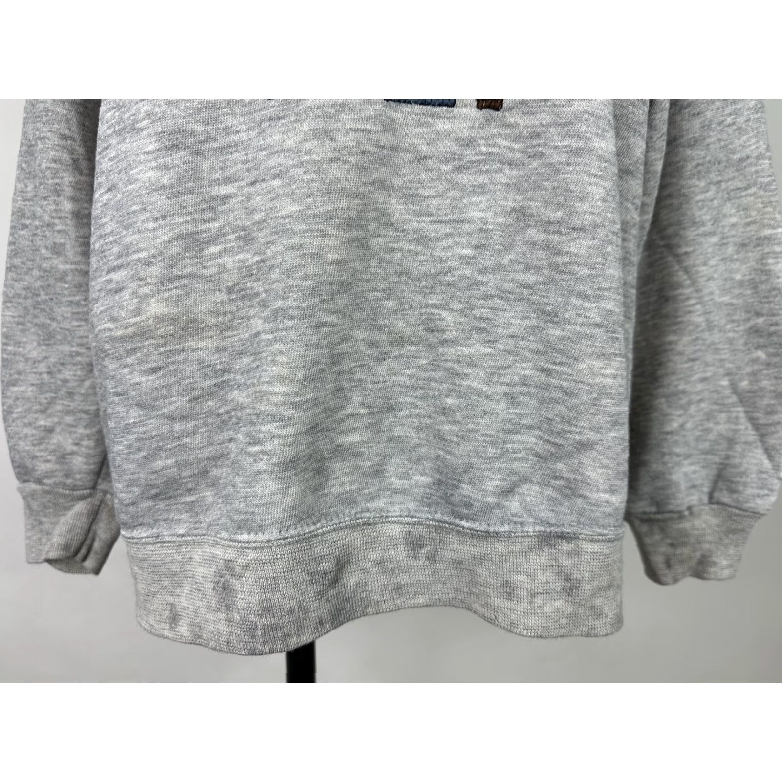 Vintage VINTAGE Bassett-Walker Tri-blend Sweatshirt WOMENS LARGE Heather Gray Needlepoint Sampler STAIN Size L / US 10 / IT 46 - 7 Thumbnail