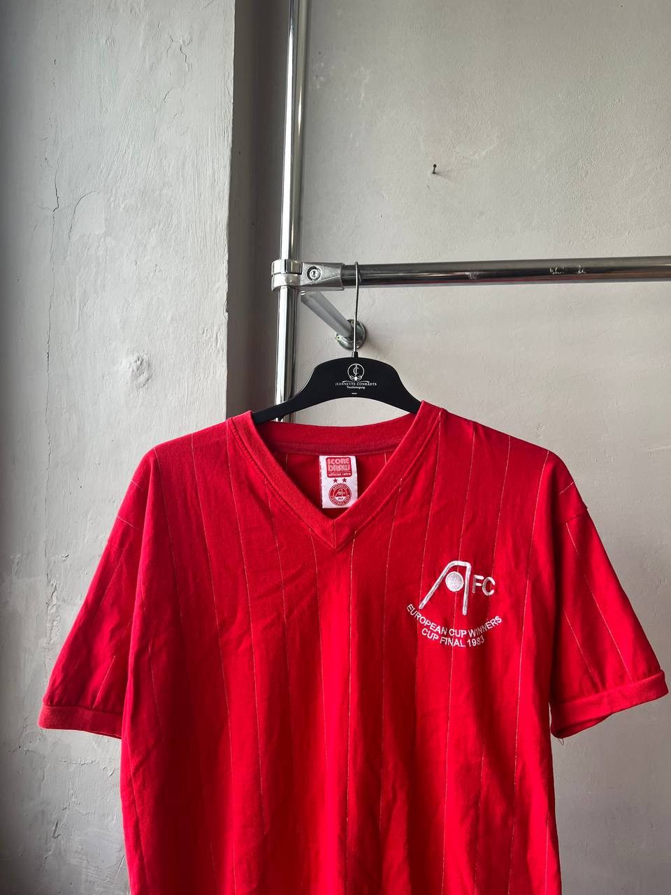 Vintage 1983 ABERDEEN FC ECWC FINAL CUP REMAKE SOCCER JERSEY SHIRT L Size US L / EU 52-54 / 3 - 4 Thumbnail