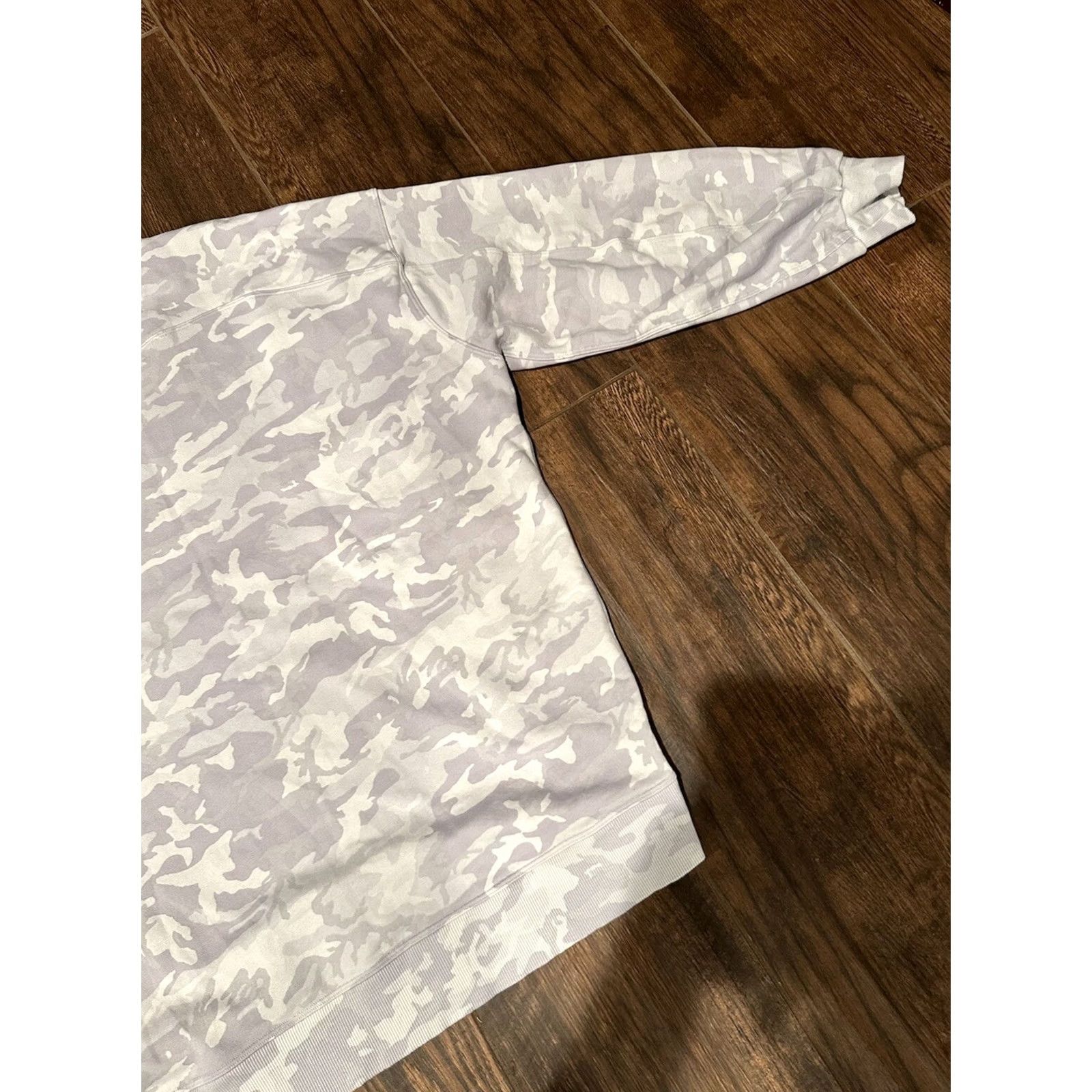 Lululemon LULULEMON Oversized Sweatshirt Incognito Camo Size 12 Womens Size XL / US 12-14 / IT 48-50 - 6 Thumbnail