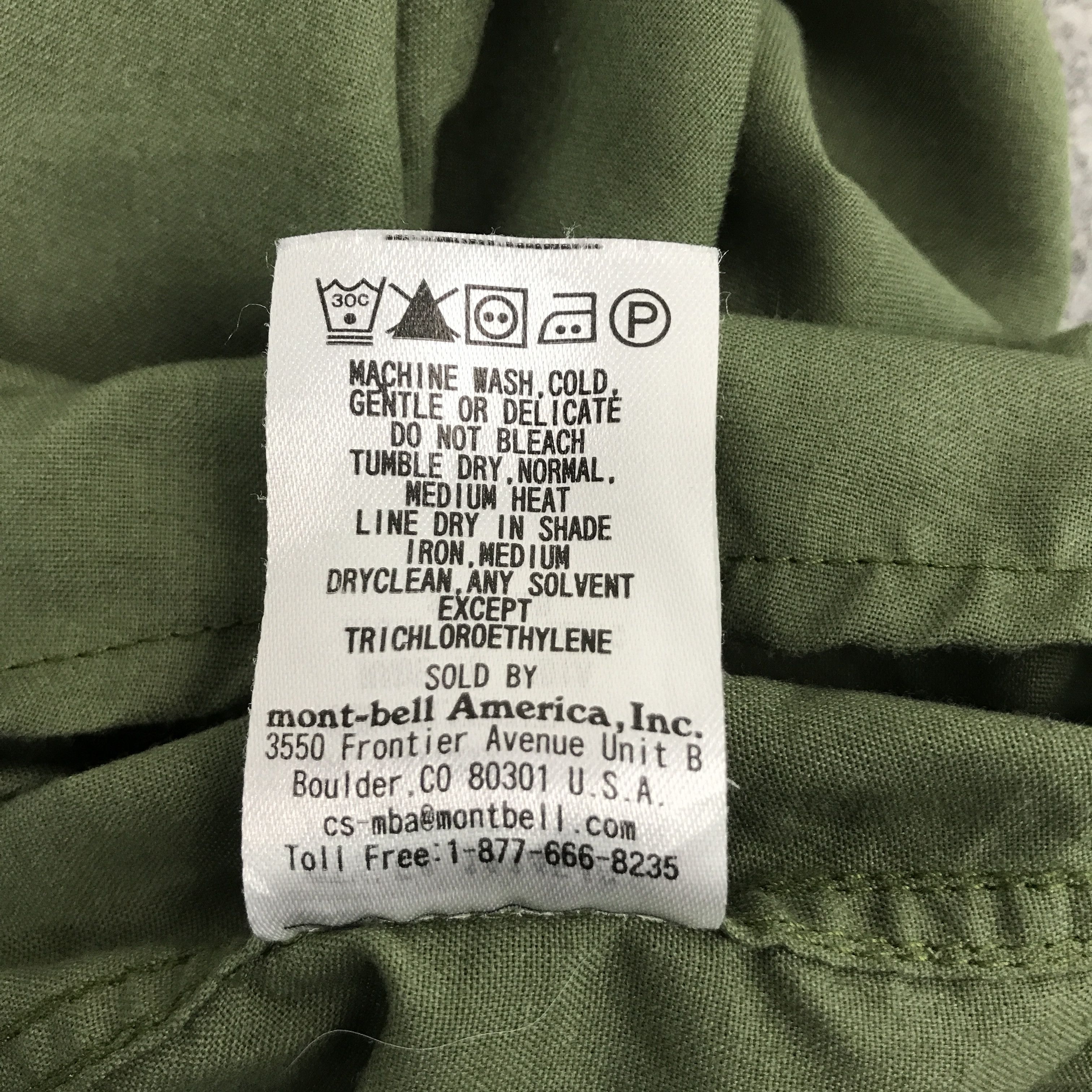 Japanese Brand × Montbell MONT-BELL OUTDOOR GREEN BRAND BUTTON UP TSHIRTS Size US L / EU 52-54 / 3 - 14 Thumbnail