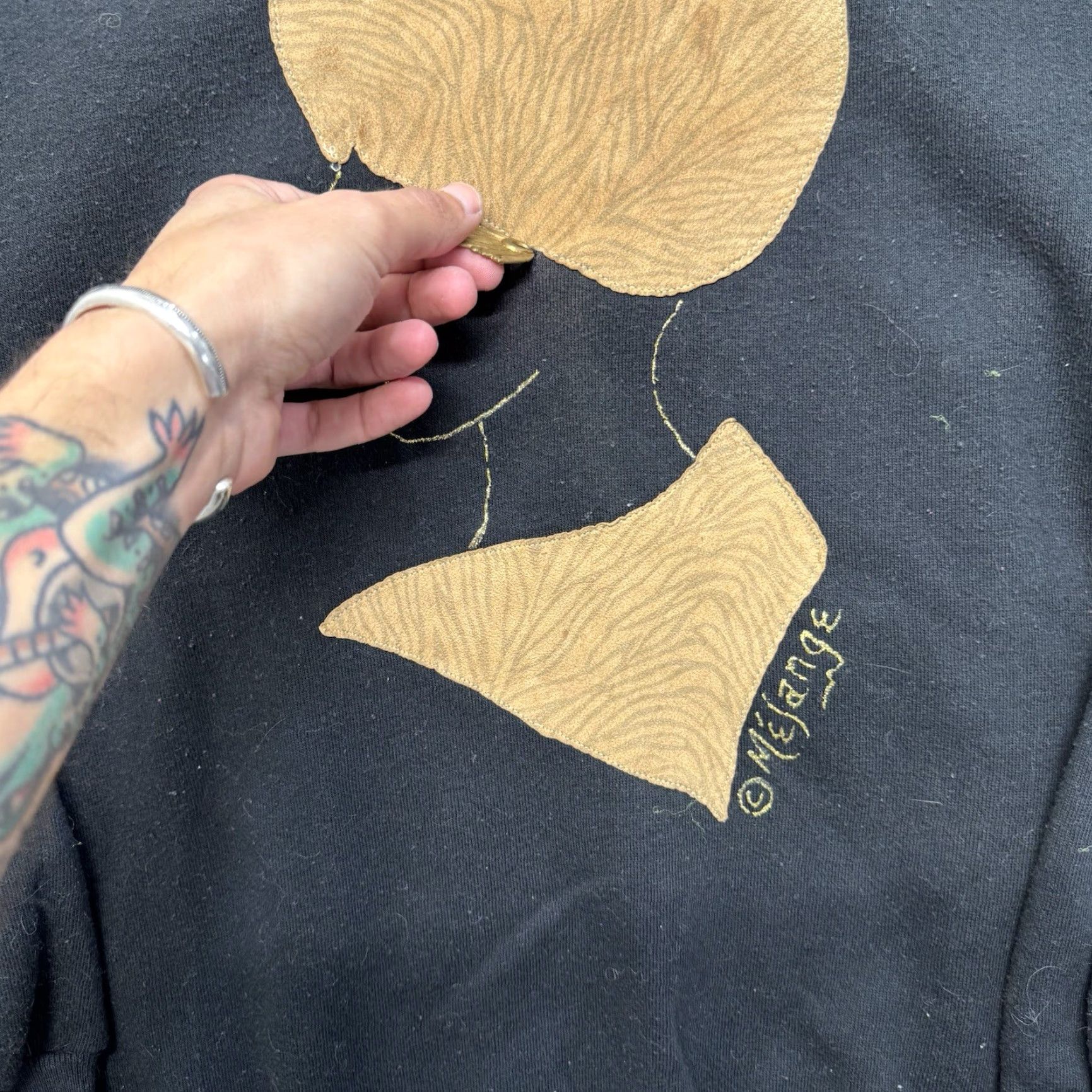 Vintage VINTAGE Melange Sweatshirt Womens L Portrait Black 80s Gold Graphic Crewneck Size L / US 10 / IT 46 - 4 Thumbnail