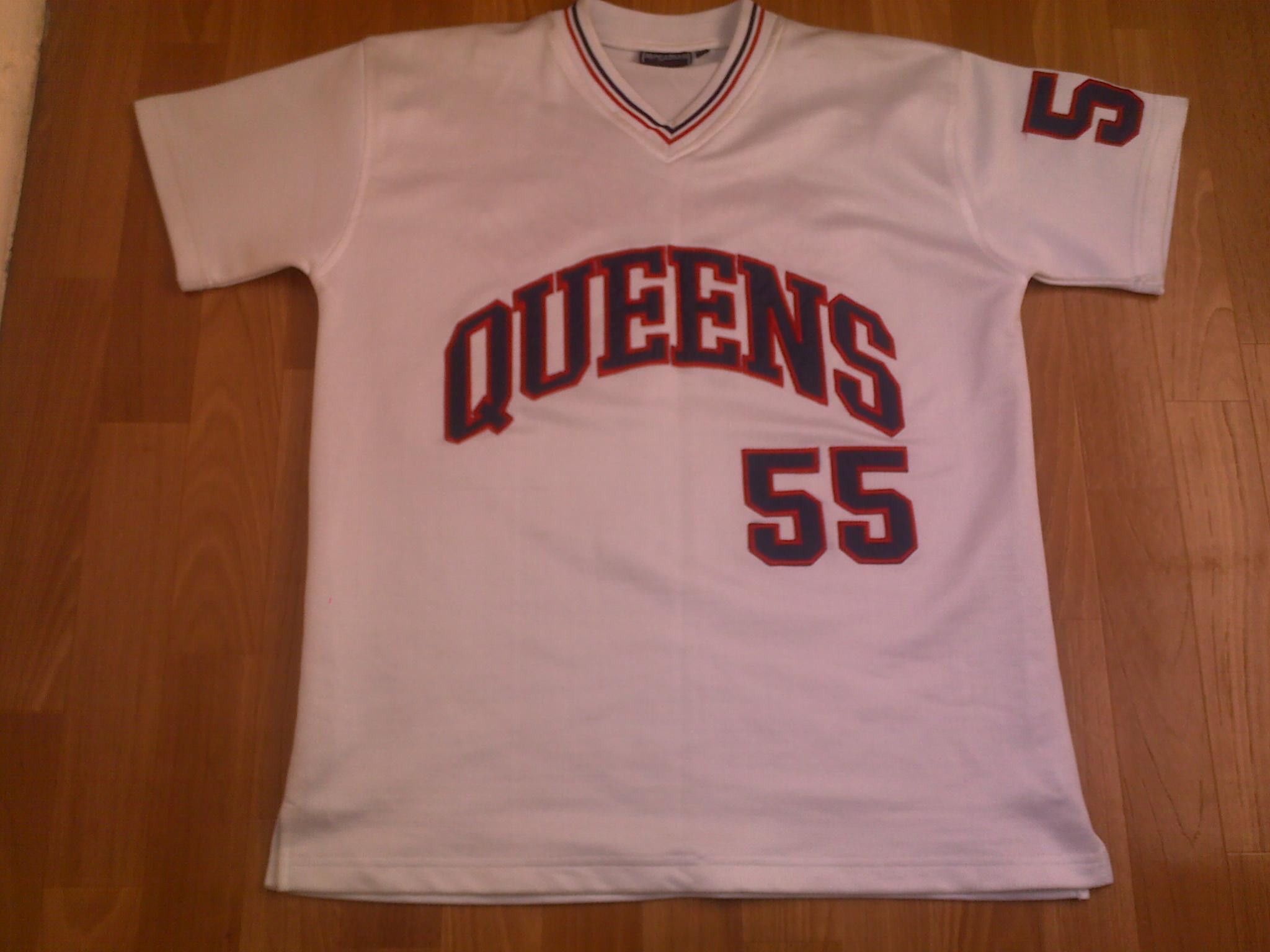 Vintage QUEENS jersey, vintage , New York t-shirt, 90s hip hop M Size US M / EU 48-50 / 2 - 1 Thumbnail