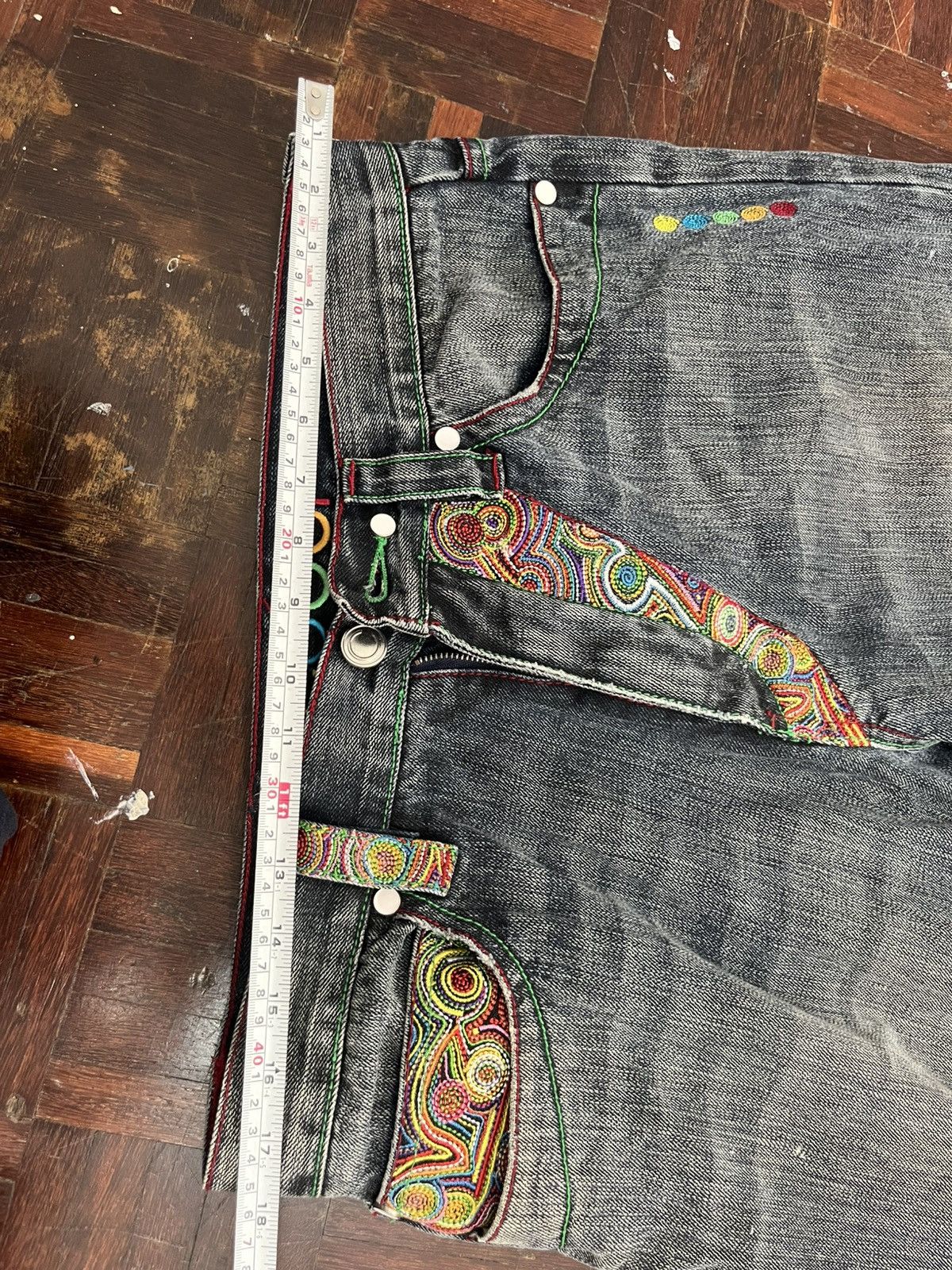 Coogi 🔥Coogi Tribal Multicolour Embroidered Cropped Jeans Size US 35 - 14 Thumbnail