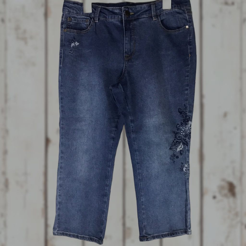 Denime Relativity Capris Womens Size 14 Blue Embroidered 5-Pocket Mid Rise 22"Inseam Jeans Size ONE SIZE - 1 Thumbnail
