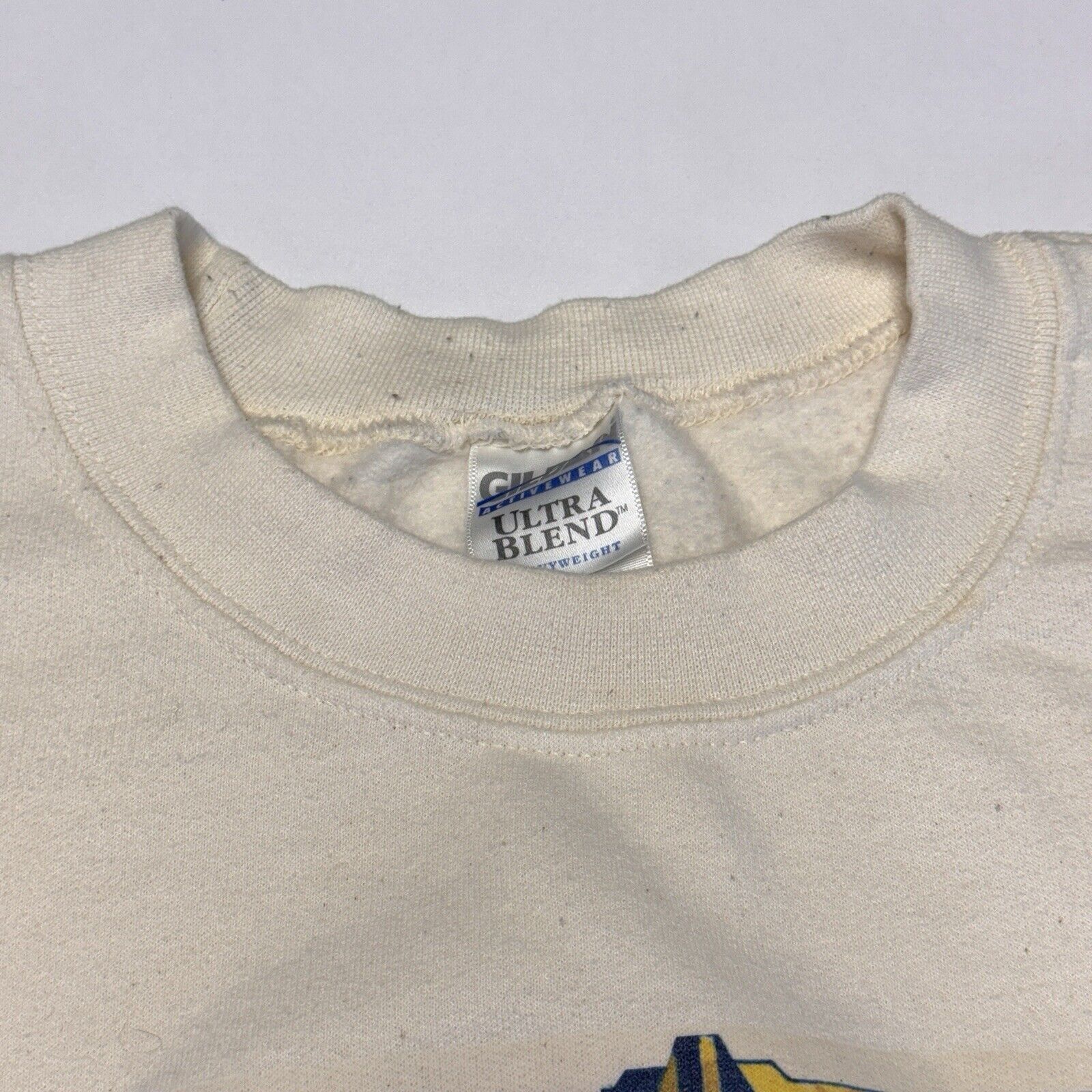 Vintage Vintage Romeo & Juliet Sweatshirt Adult Large White Crew Nec Size US L / EU 52-54 / 3 - 3 Thumbnail