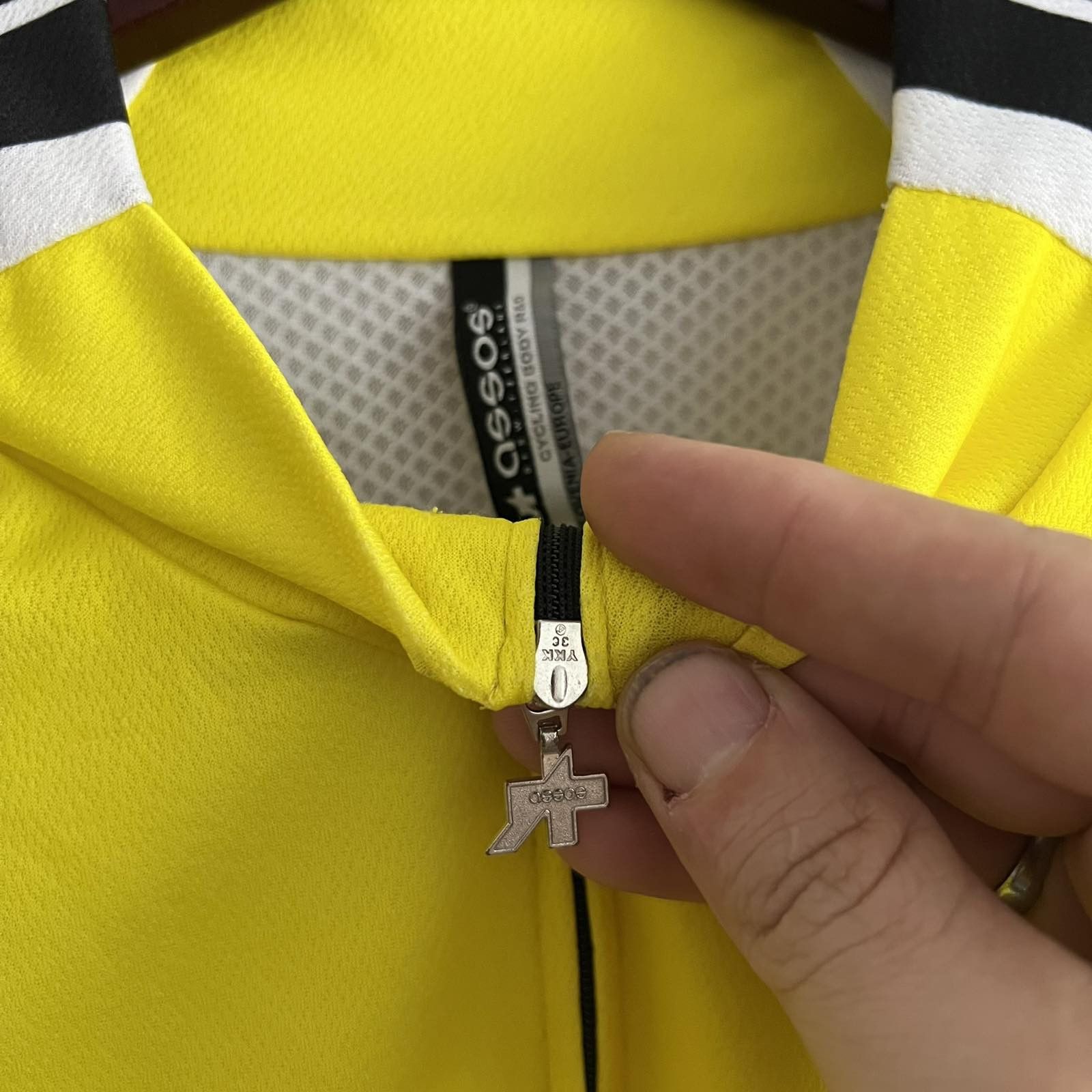 Other Assos Swiss Cycling Zip Jersey Sz L Size US L / EU 52-54 / 3 - 5 Thumbnail