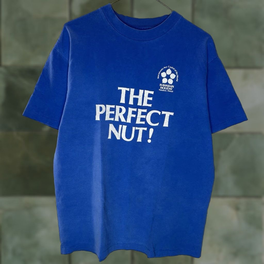 Hanes VINTAGE Hanes T-Shirt 80s 90s Graphic Print Honolulu Hawaii Honokaa Macadamia Nuts Crew Neck Short Sleeve Blue Medium Men Size US M / EU 48-50 / 2 - 1 Thumbnail