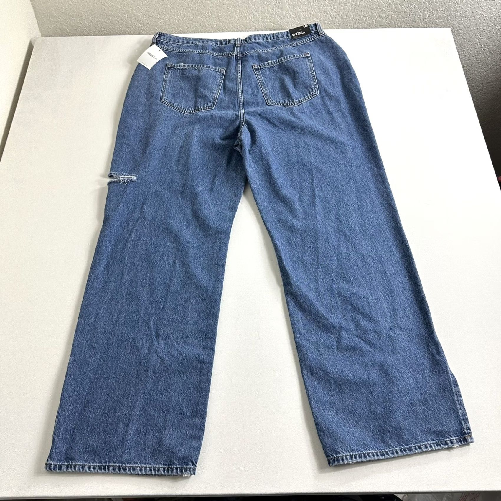 Forever 21 Forever 21 Women's Curved Straight Mid Rise Jeans Zip Fly Black Size 16 Blue Jeans Regular Inseam 29 in Mens? Size 38" / US 16 / IT 52 - 2 Thumbnail