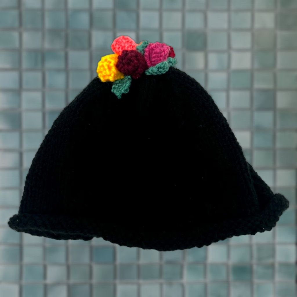 Vintage Hand Knitted in USA Hat Womens One Size Black Flower Tassel Stocking Cap Beanie Size ONE SIZE - 1 Thumbnail
